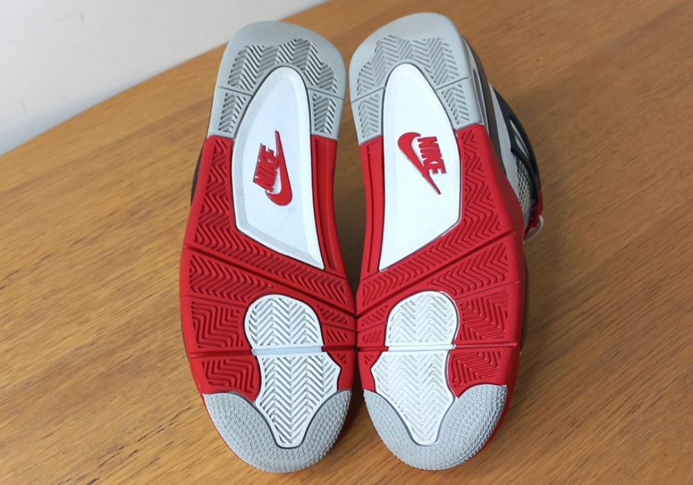 Air Jordan 4 Retro 'Fire Red' (2020) photo 5