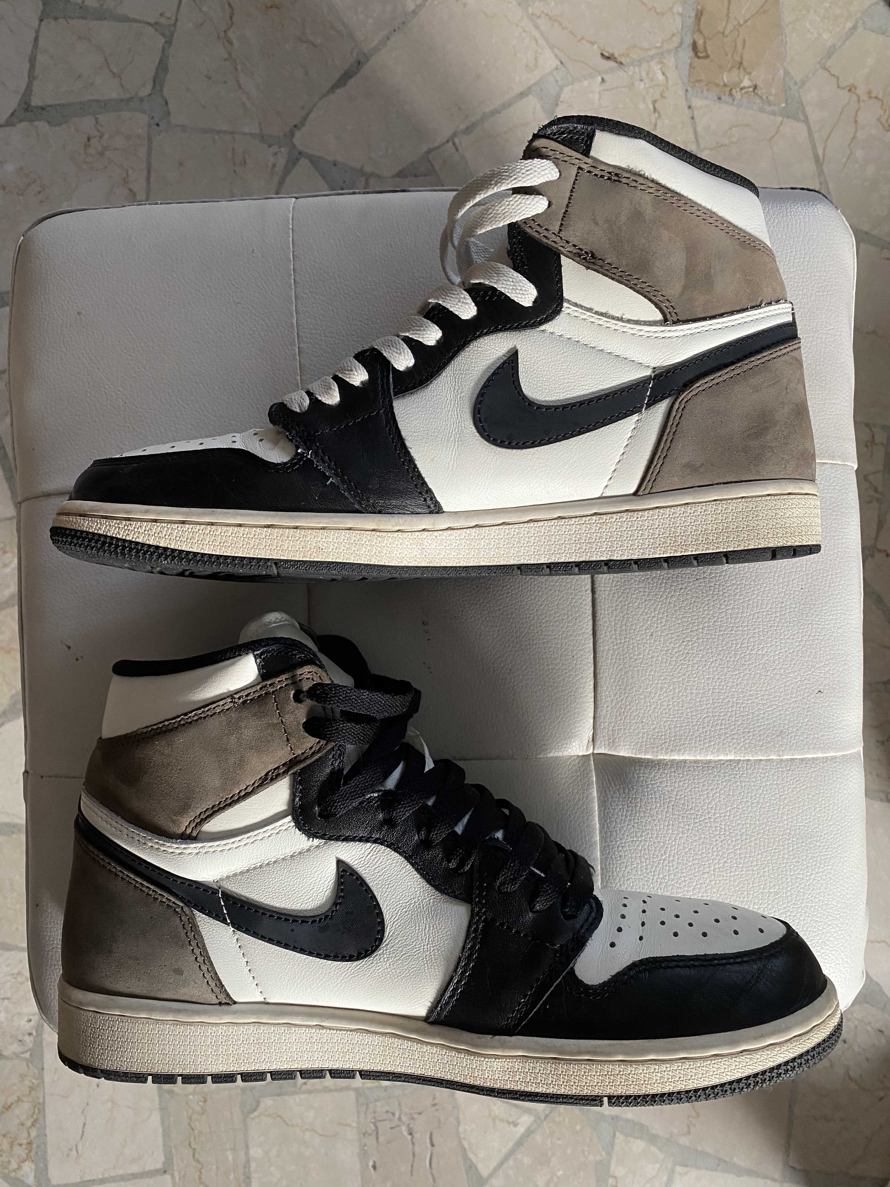 Air Jordan 1 Retro High OG 'Dark Mocha' (2020) photo 2