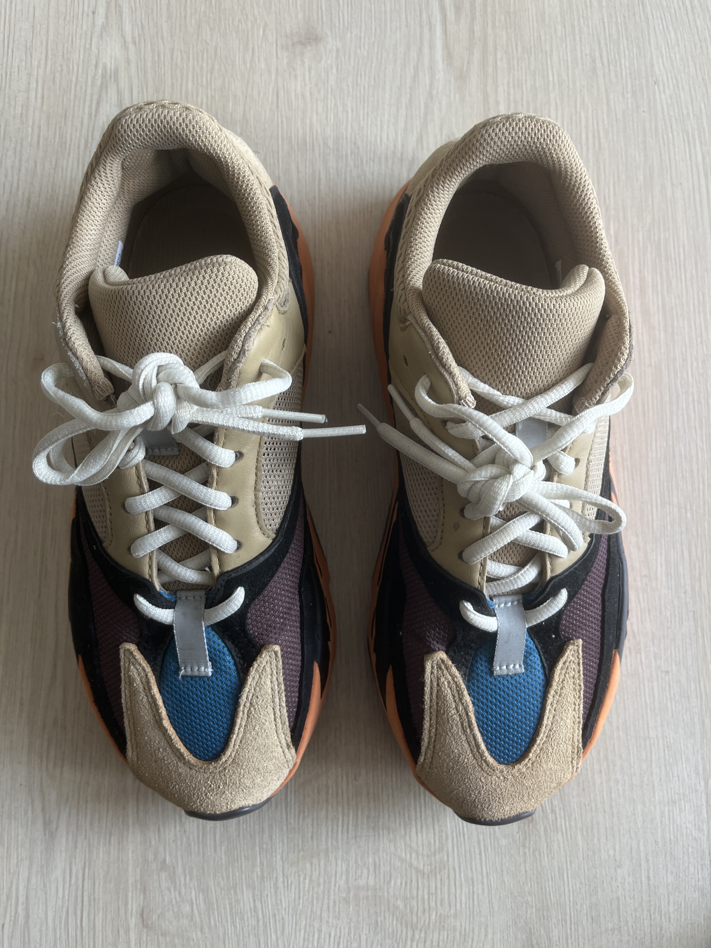 Yeezy Boost 700 'Enflame Amber' (2021) photo 3