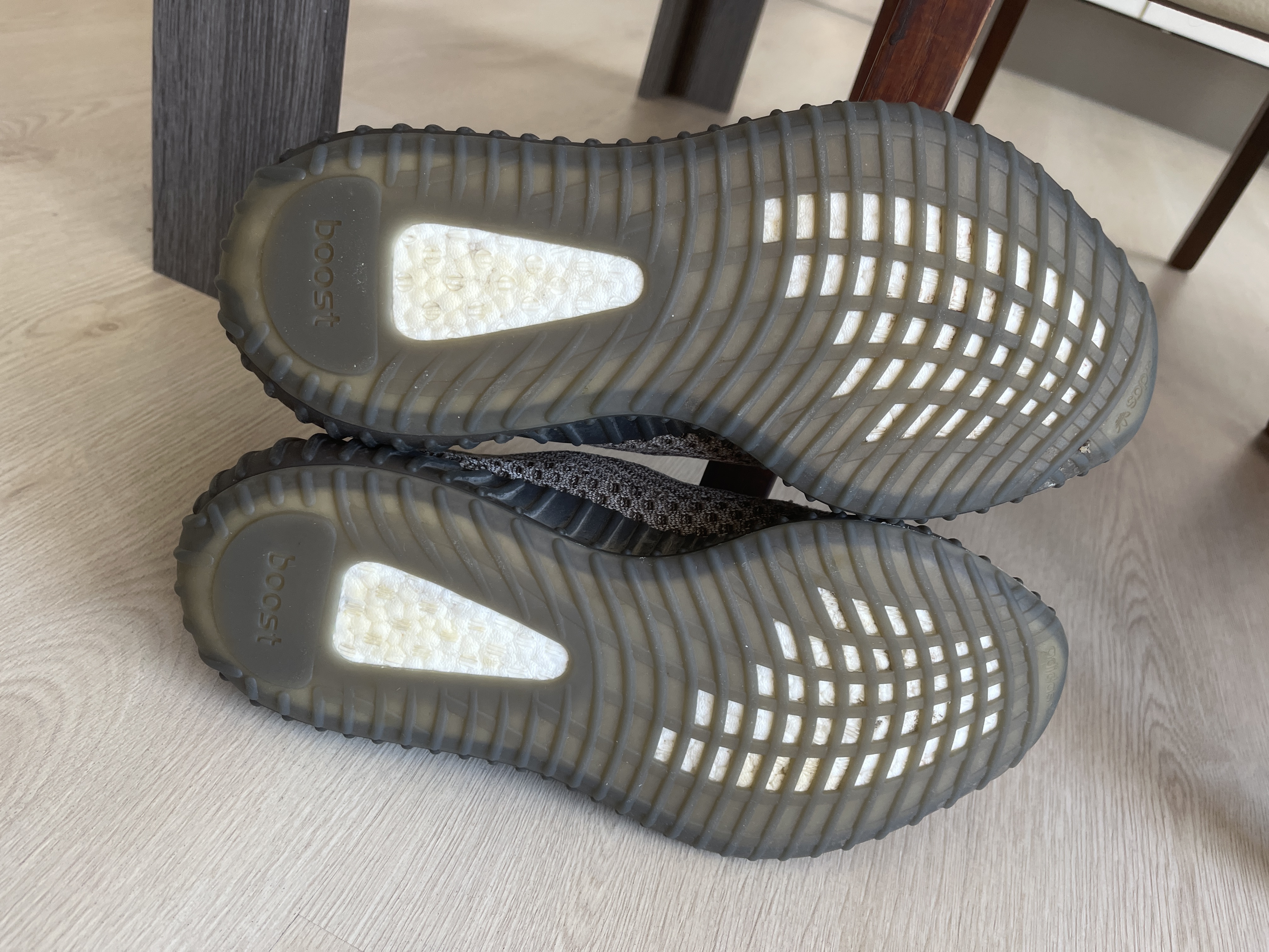 Yeezy Boost 350 V2 'Ash Stone' photo 5