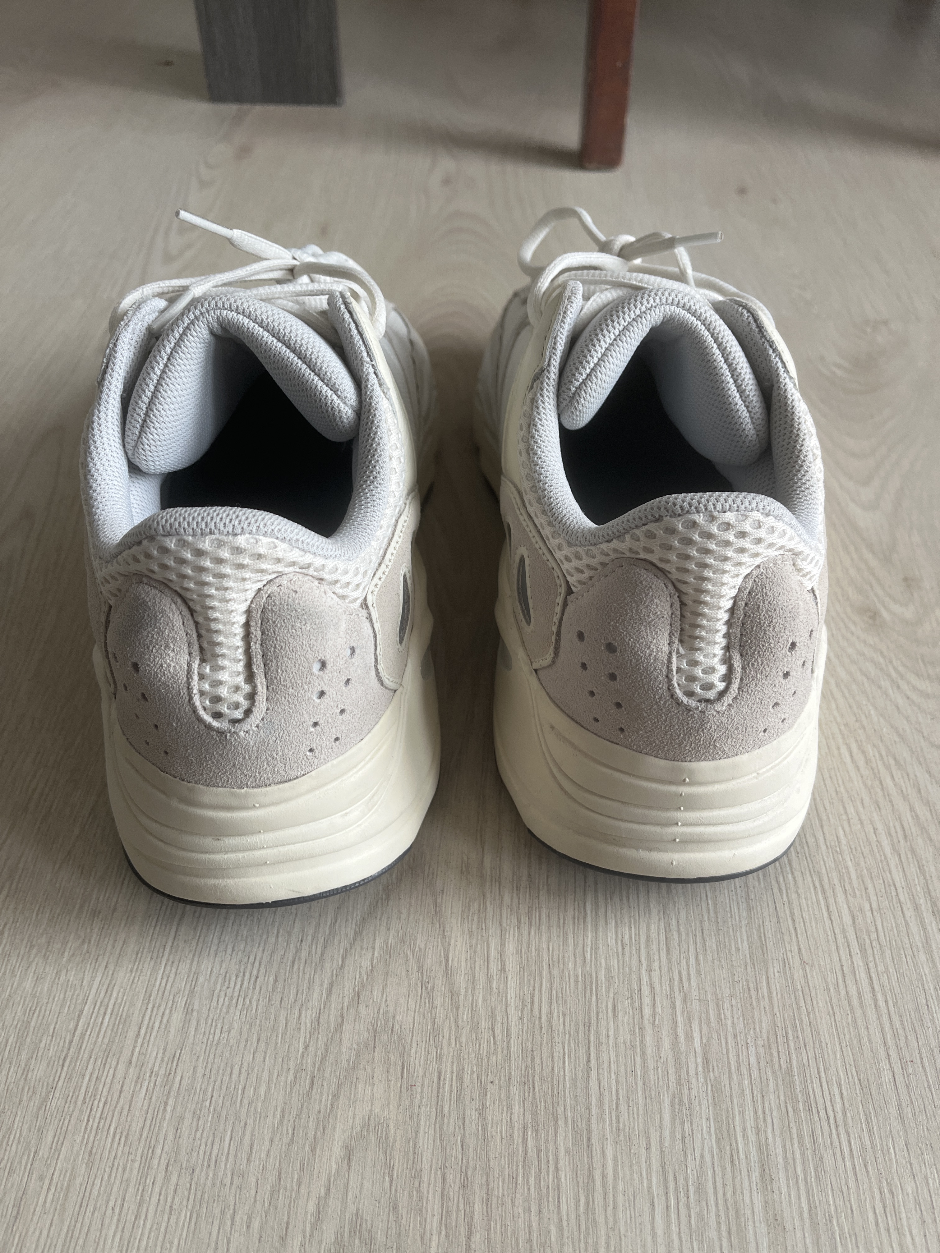 Yeezy Boost 700 'Analog' photo 4