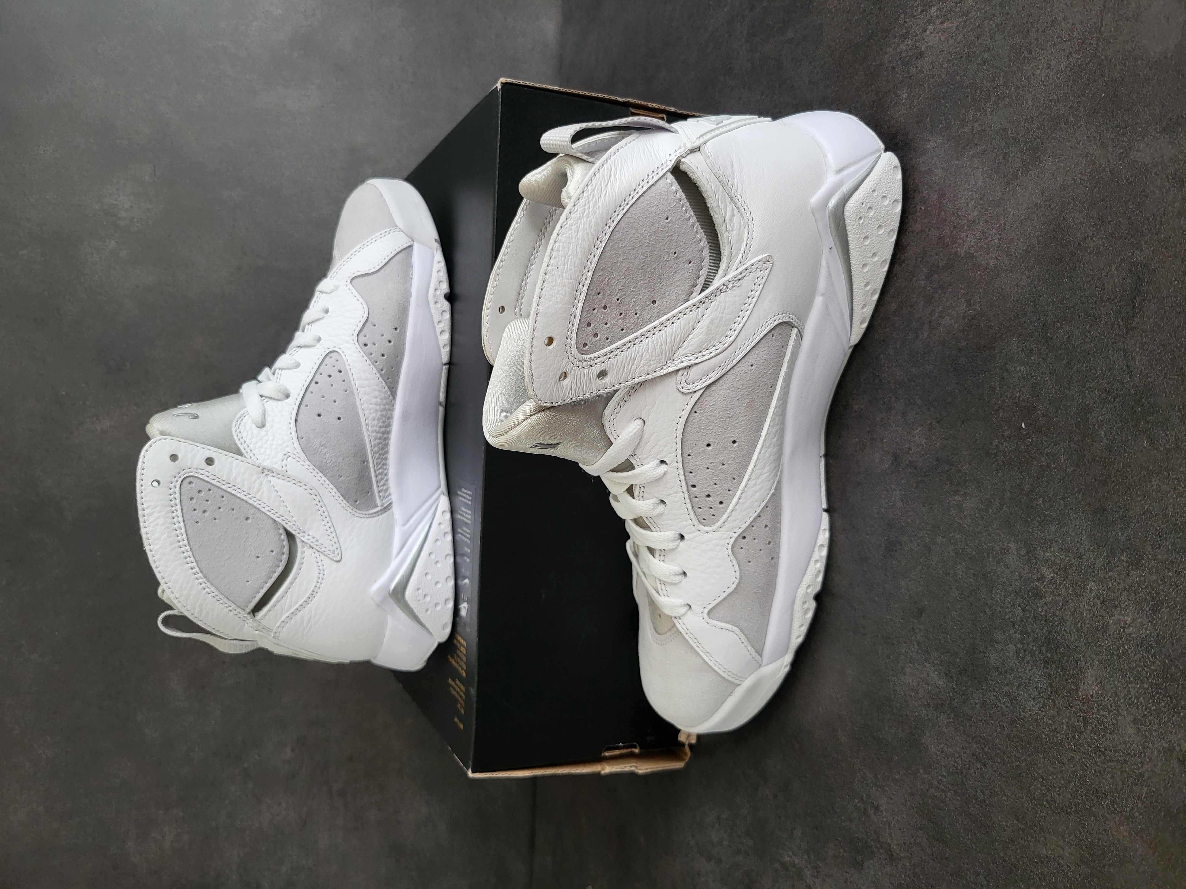 Air Jordan 7 Retro 'Pure Money' (2017) photo 2