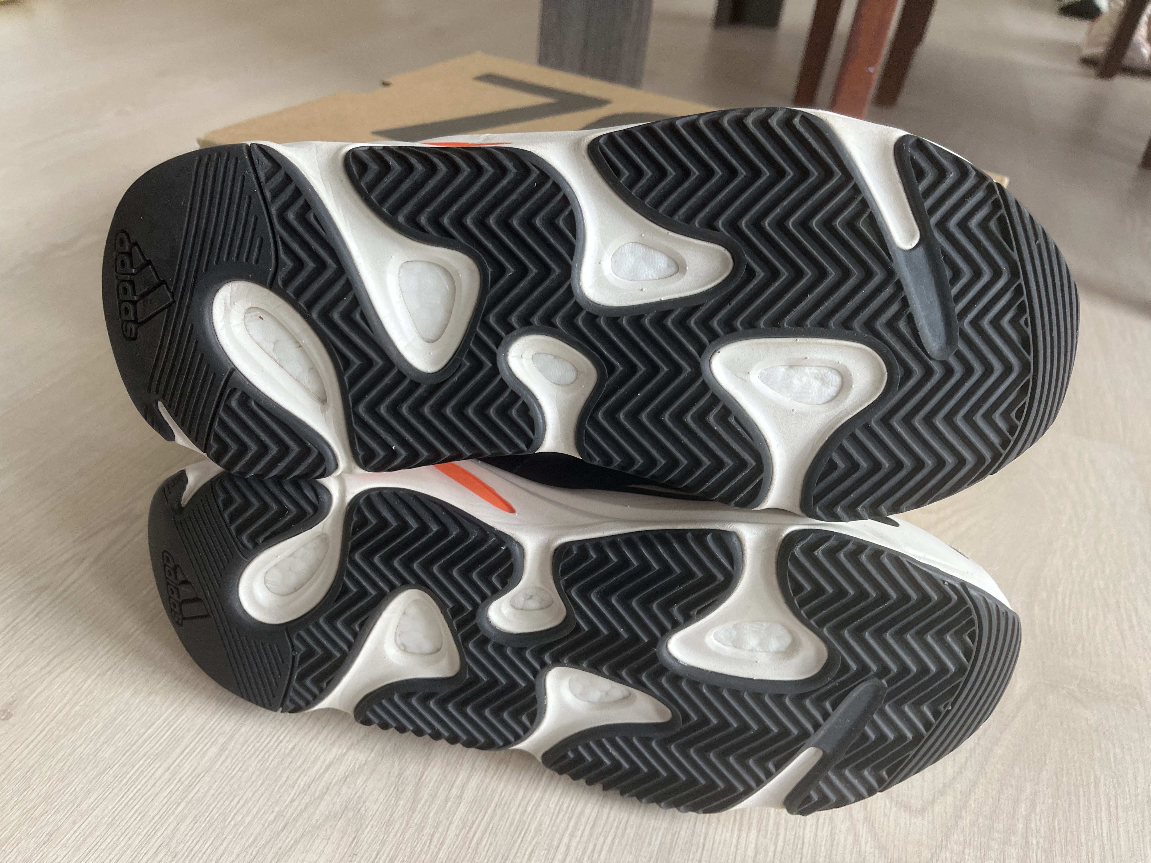 Yeezy Boost 700 'Wave Runner' photo 5