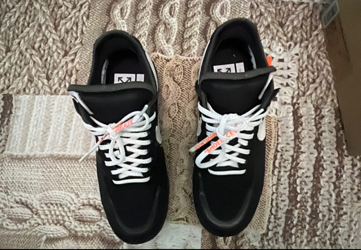 Nike x Off White Air Force 1 Low 'Black' (2018) photo 3