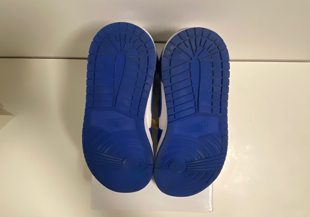 Air Jordan 1 Mid WMNS 'Kentucky' (2021) photo 5