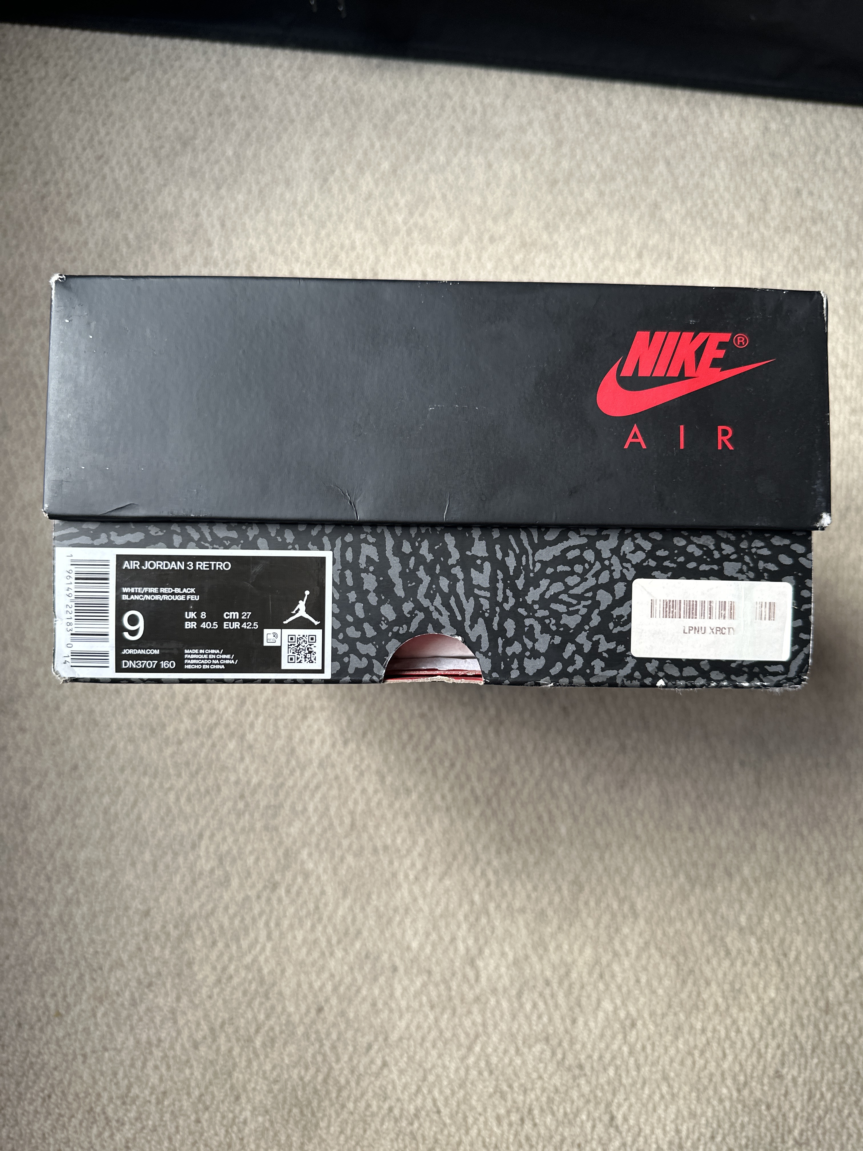 Air Jordan 3 OG 'Fire Red' (2022) photo 7