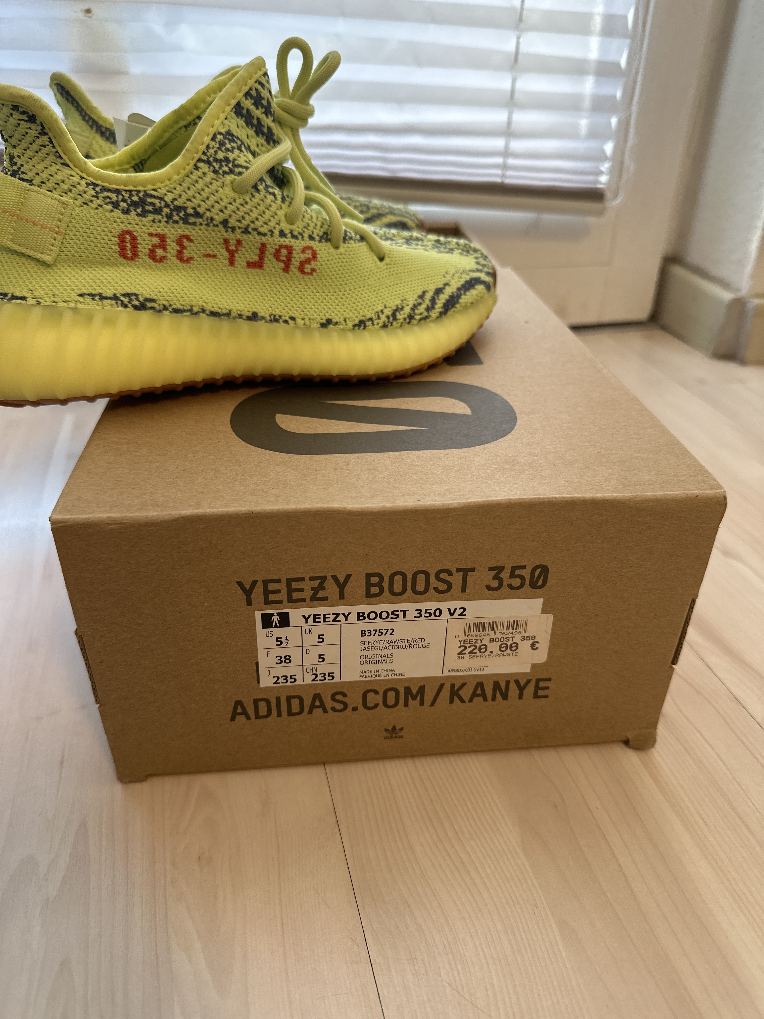 Yeezy Boost 350 V2 'Semi Frozen Yellow' photo 7
