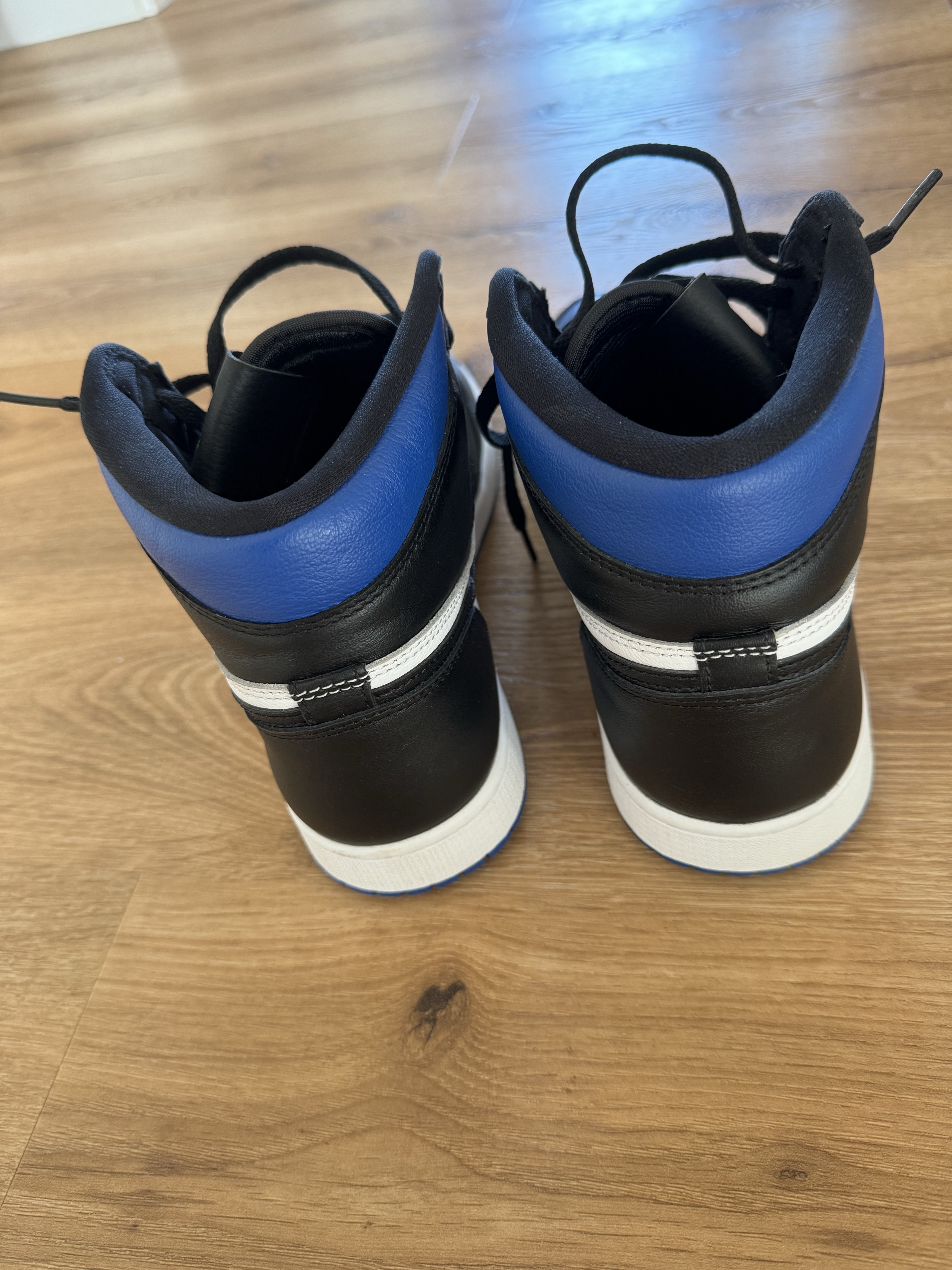 Air Jordan 1 Retro High 'Royal Toe' (2020) photo 4