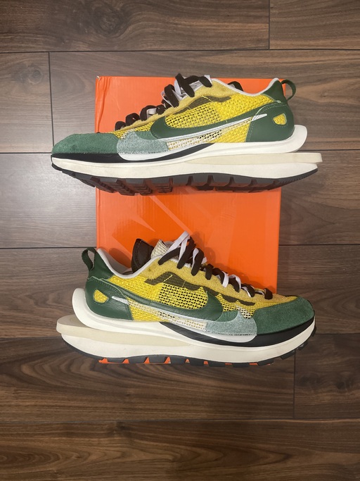Nike x sacai Vaporwaffle 'Tour Yellow Stadium Green' (2020)