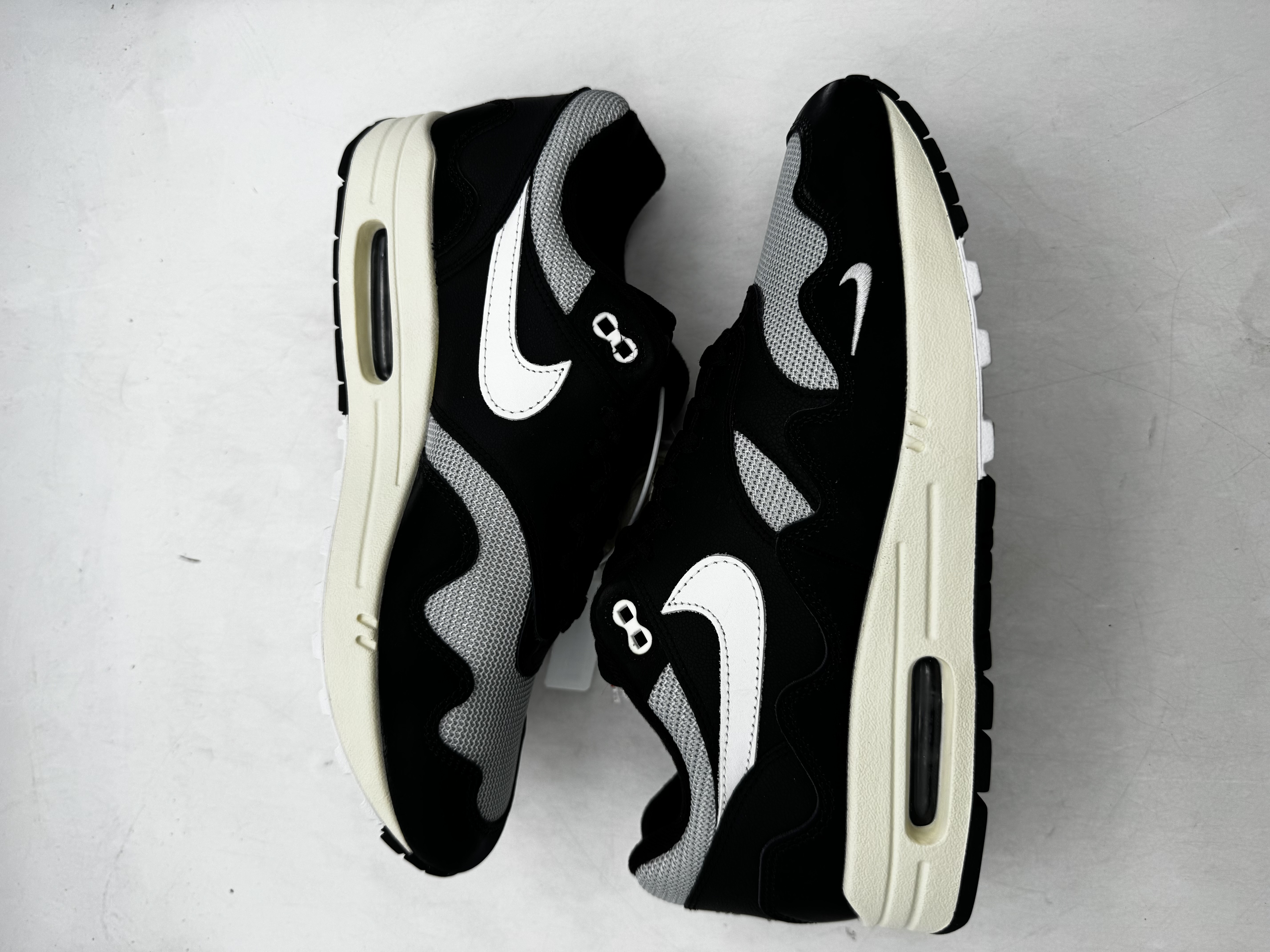Nike x Patta Air Max 1 Waves 'Black White' (2021) photo 5