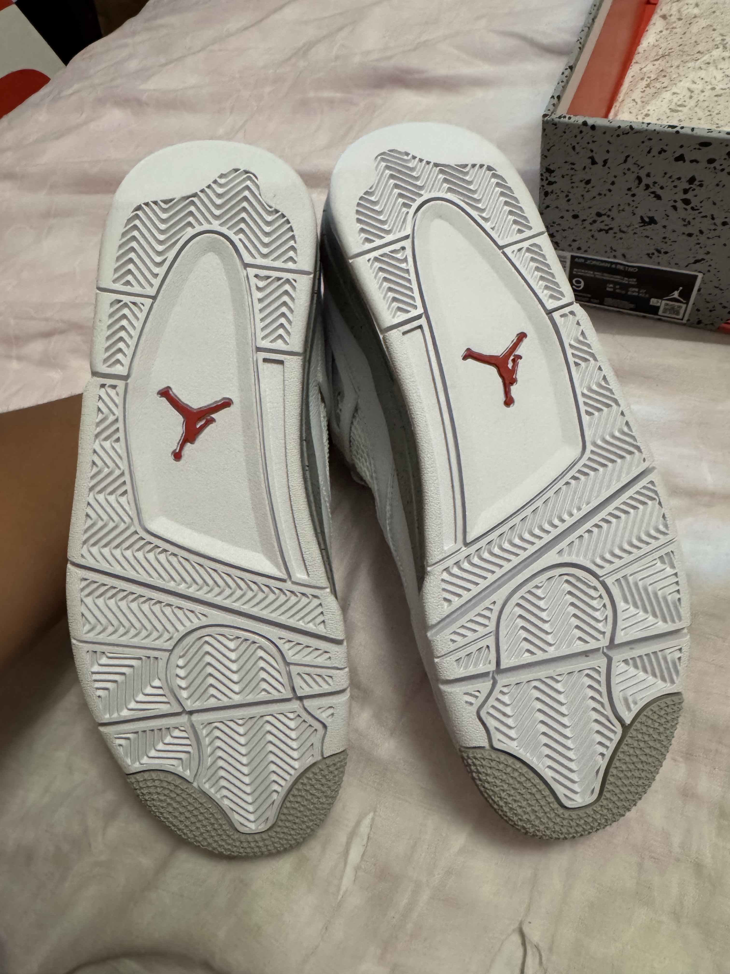 Air Jordan 4 Retro 'Tech White' (2021) photo 5