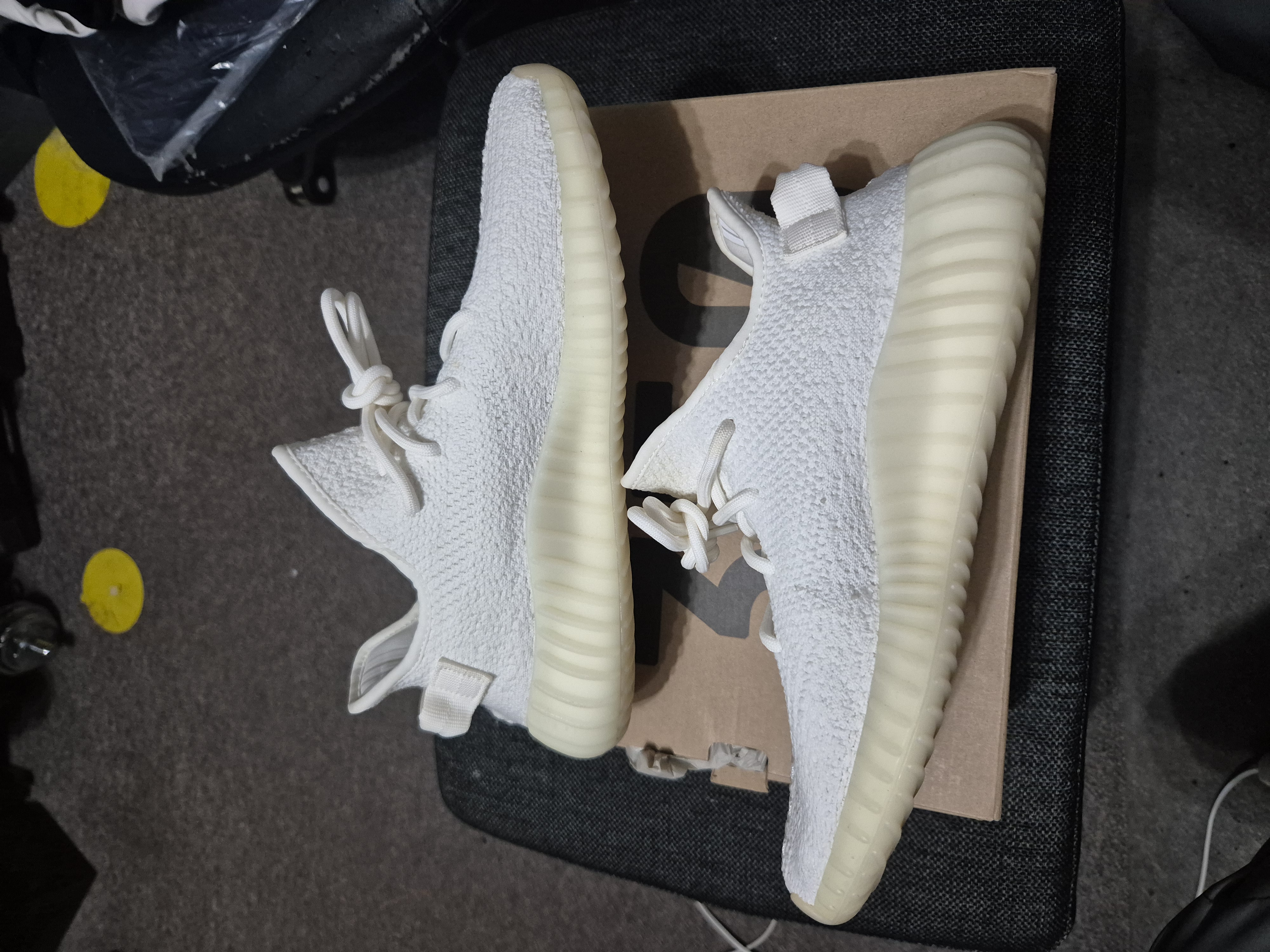 Yeezy Boost 350 V2 'Cream White' (2017) photo 2