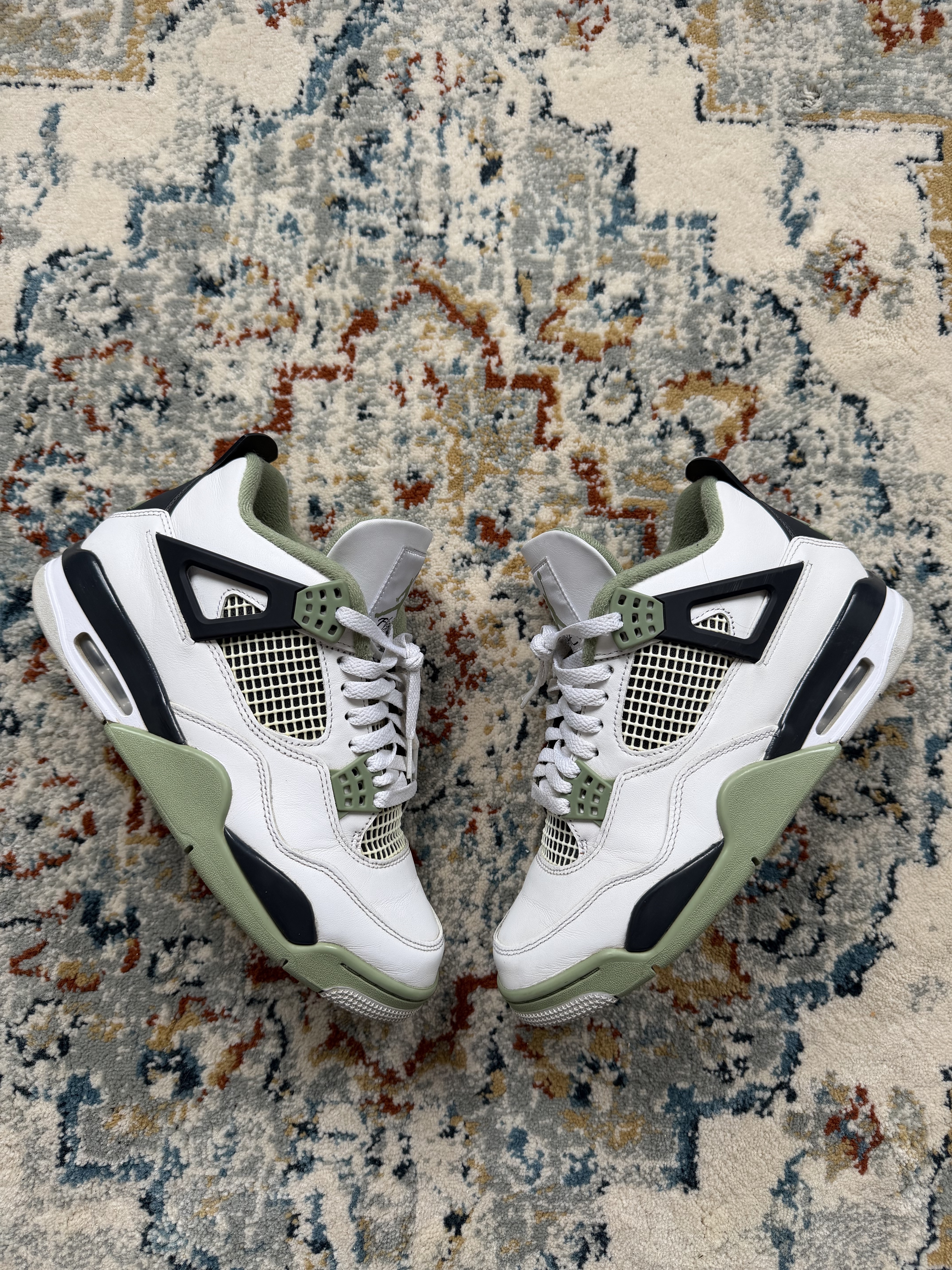 Air Jordan 4 WMNS 'Seafoam' (2023) photo 1