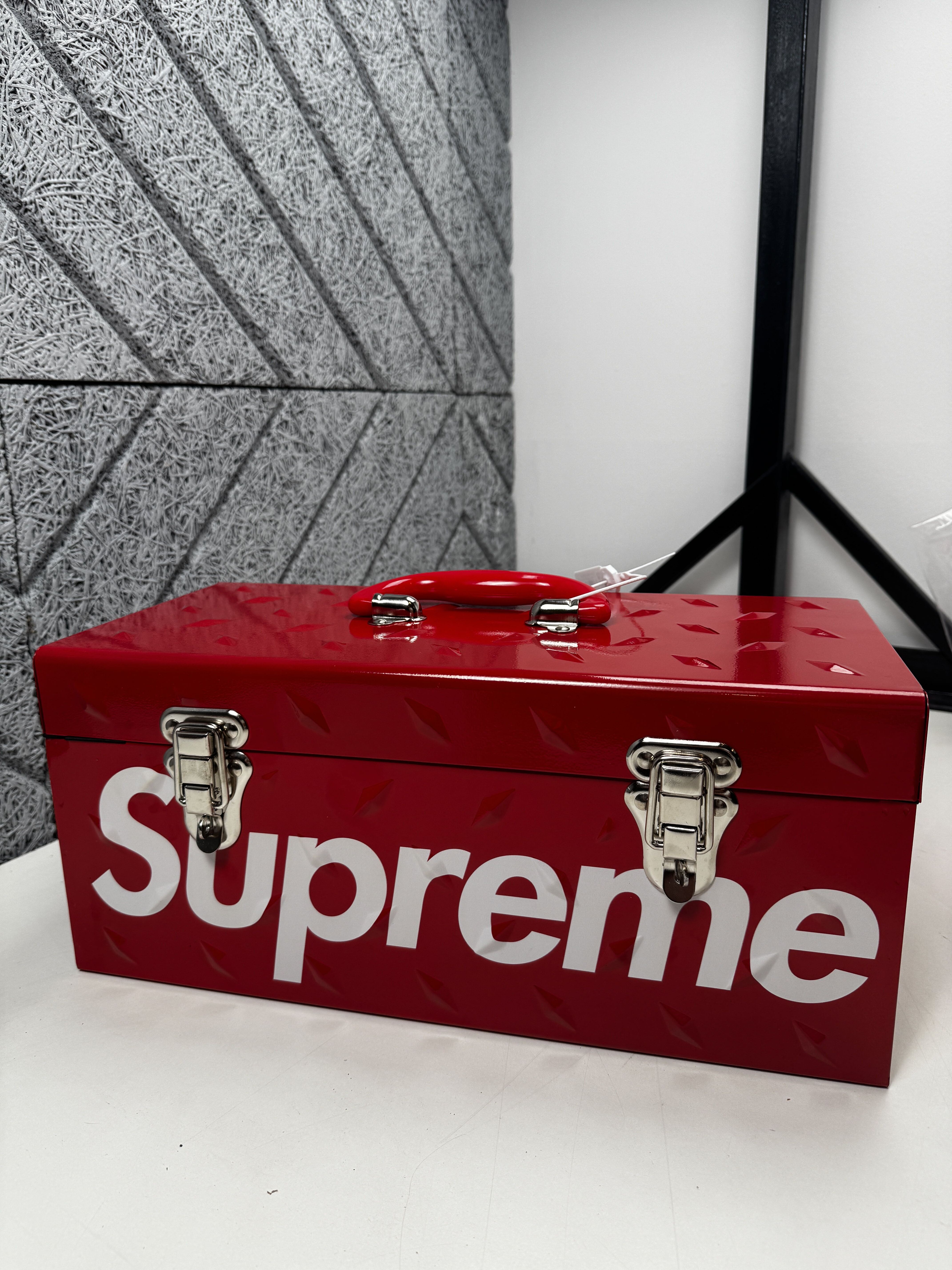 Supreme Diamond Plate Tool Box (FW18) photo 7