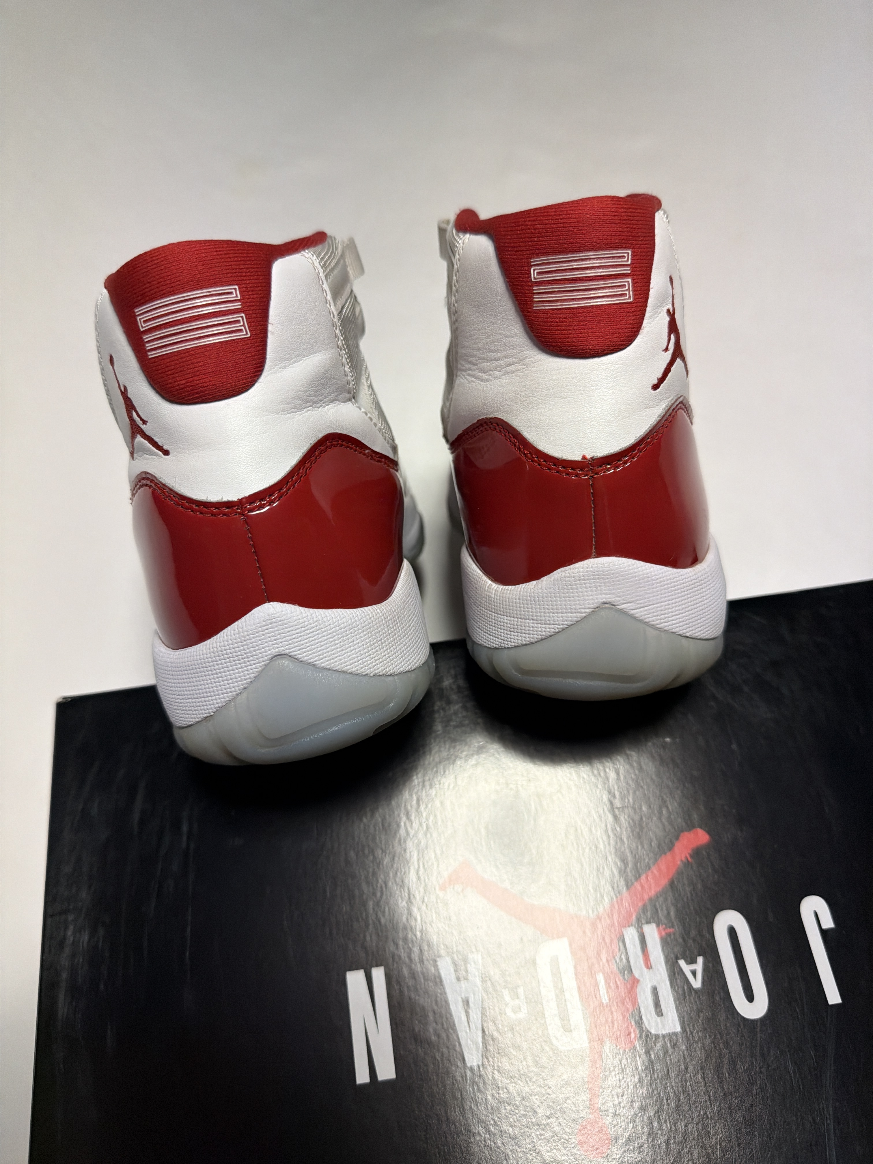 Air Jordan 11 'Cherry' (2022) photo 4