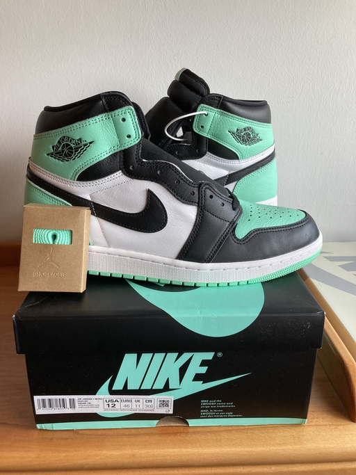 Air Jordan 1 High 'Green Glow' (2024)