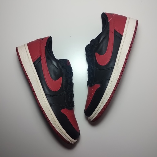Air Jordan 1 Retro Low Bred (2015)