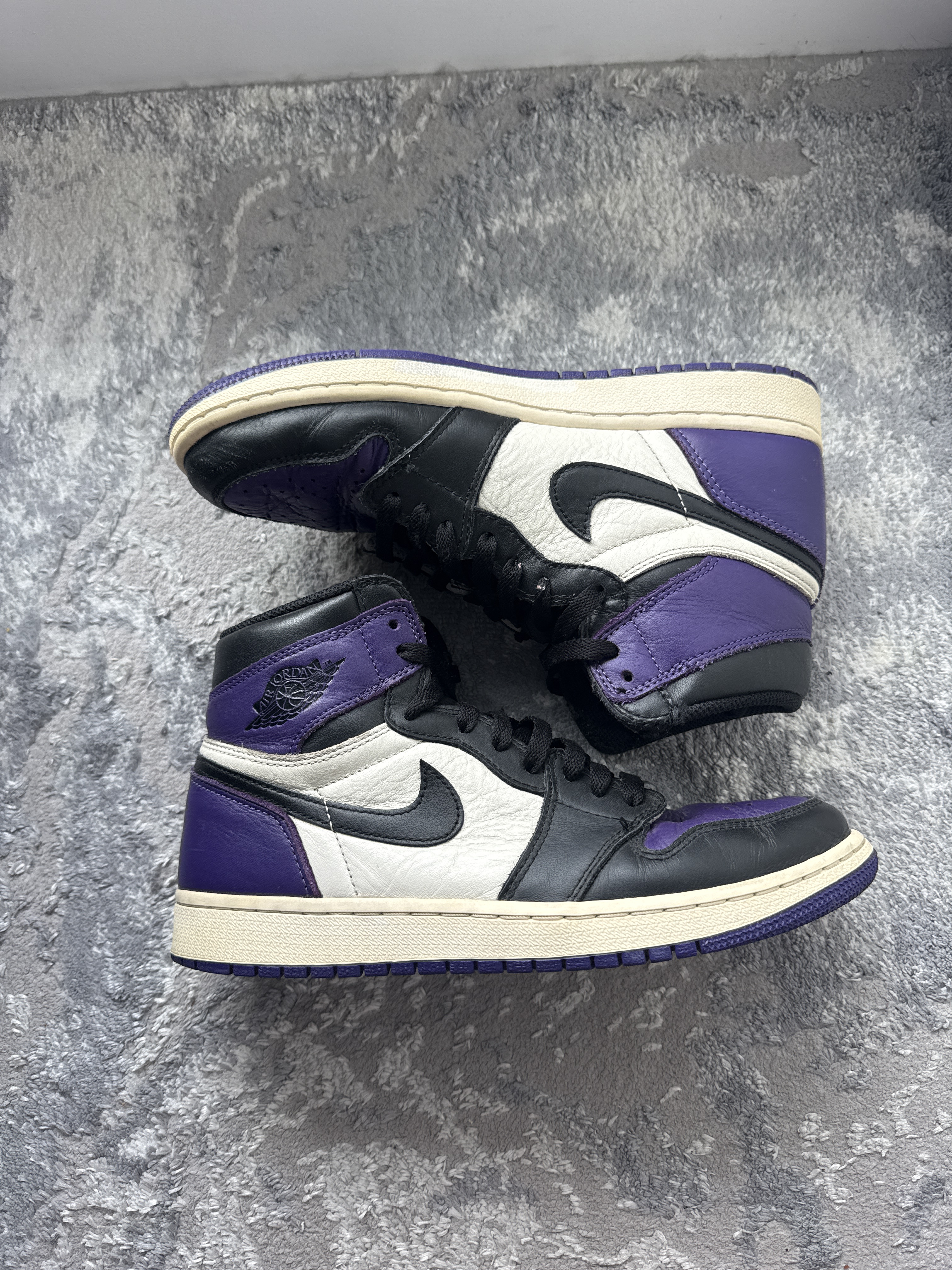 Air Jordan 1 High OG 'Court Purple' (2018) photo 1