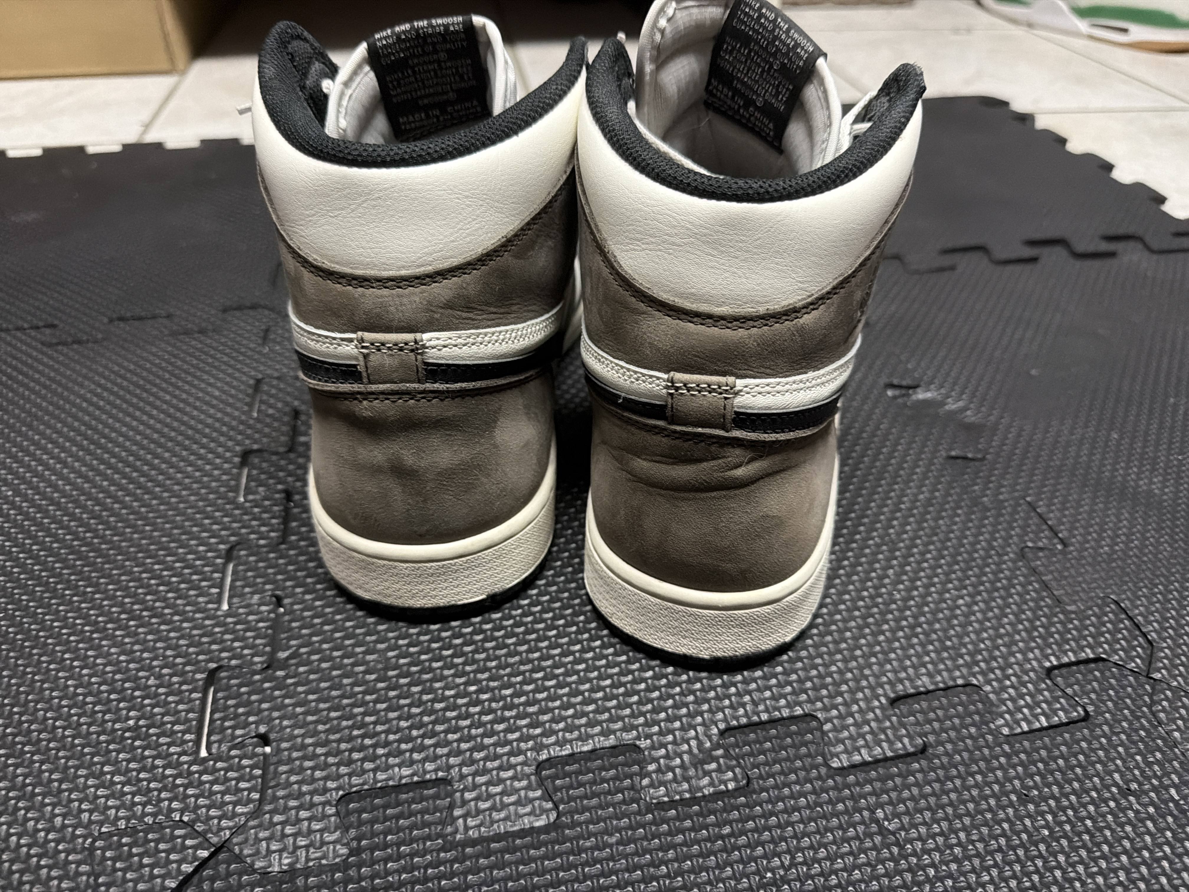 Air Jordan 1 Retro High OG 'Dark Mocha' (2020) photo 4