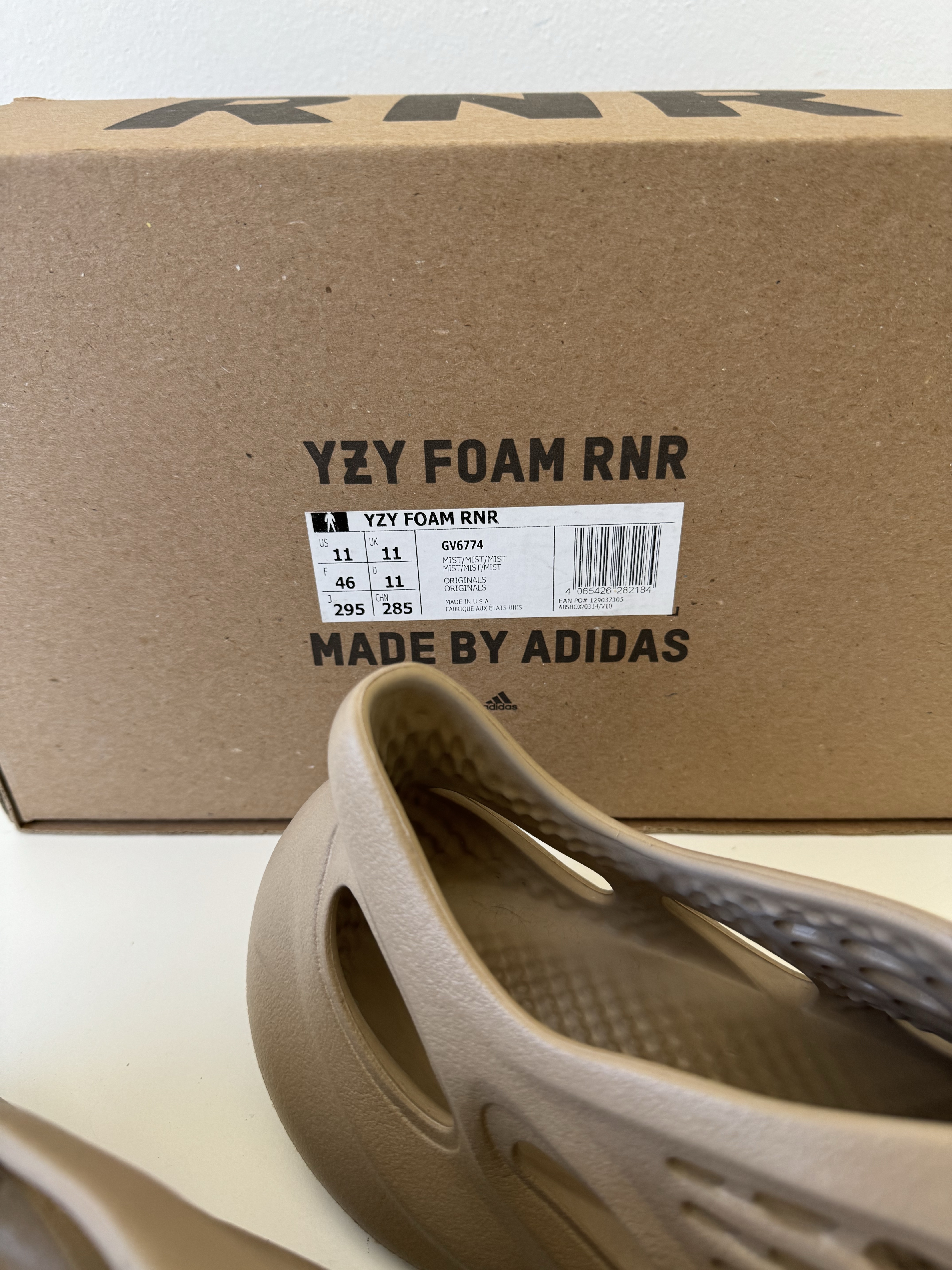 Yeezy Foam Runner Mist photo 6