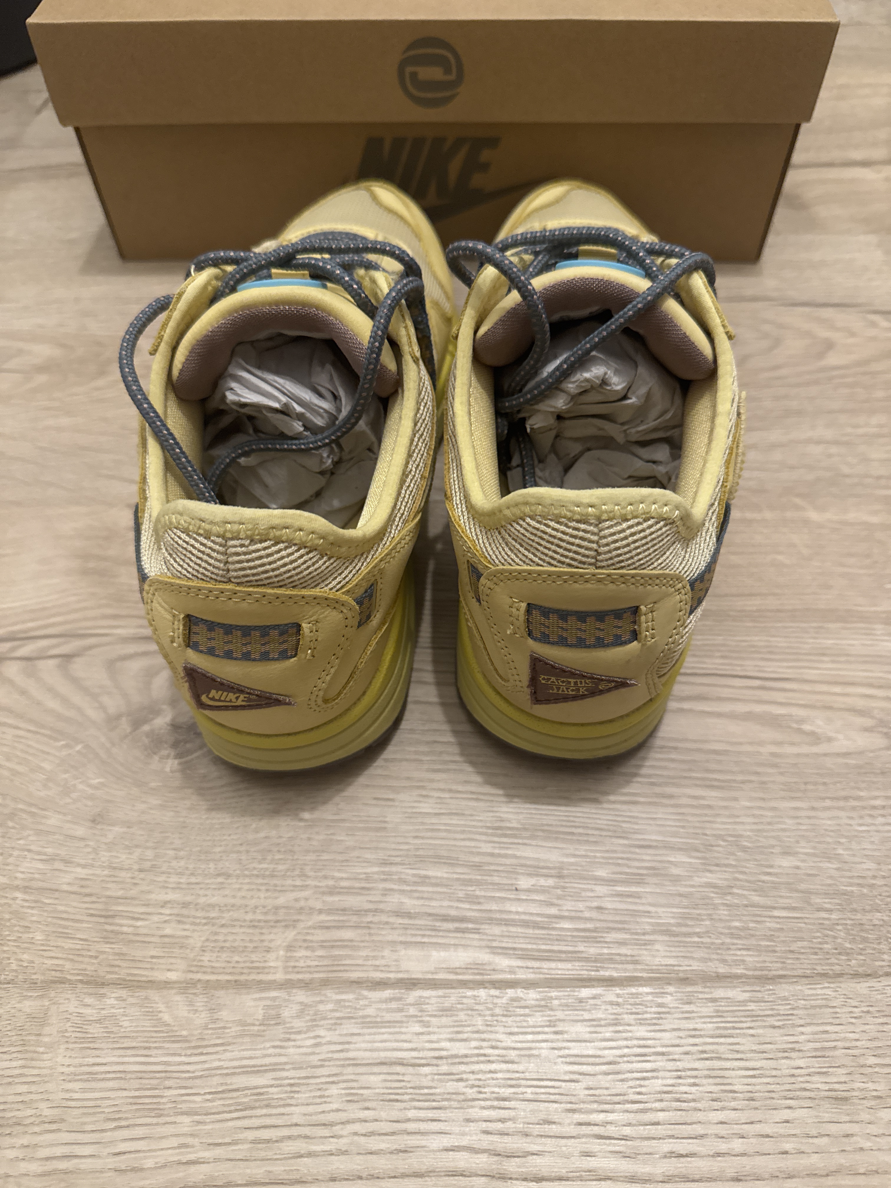 Nike x Travis Scott Cactus Jack Air Max 1 'Saturn Gold' (2022) photo 4