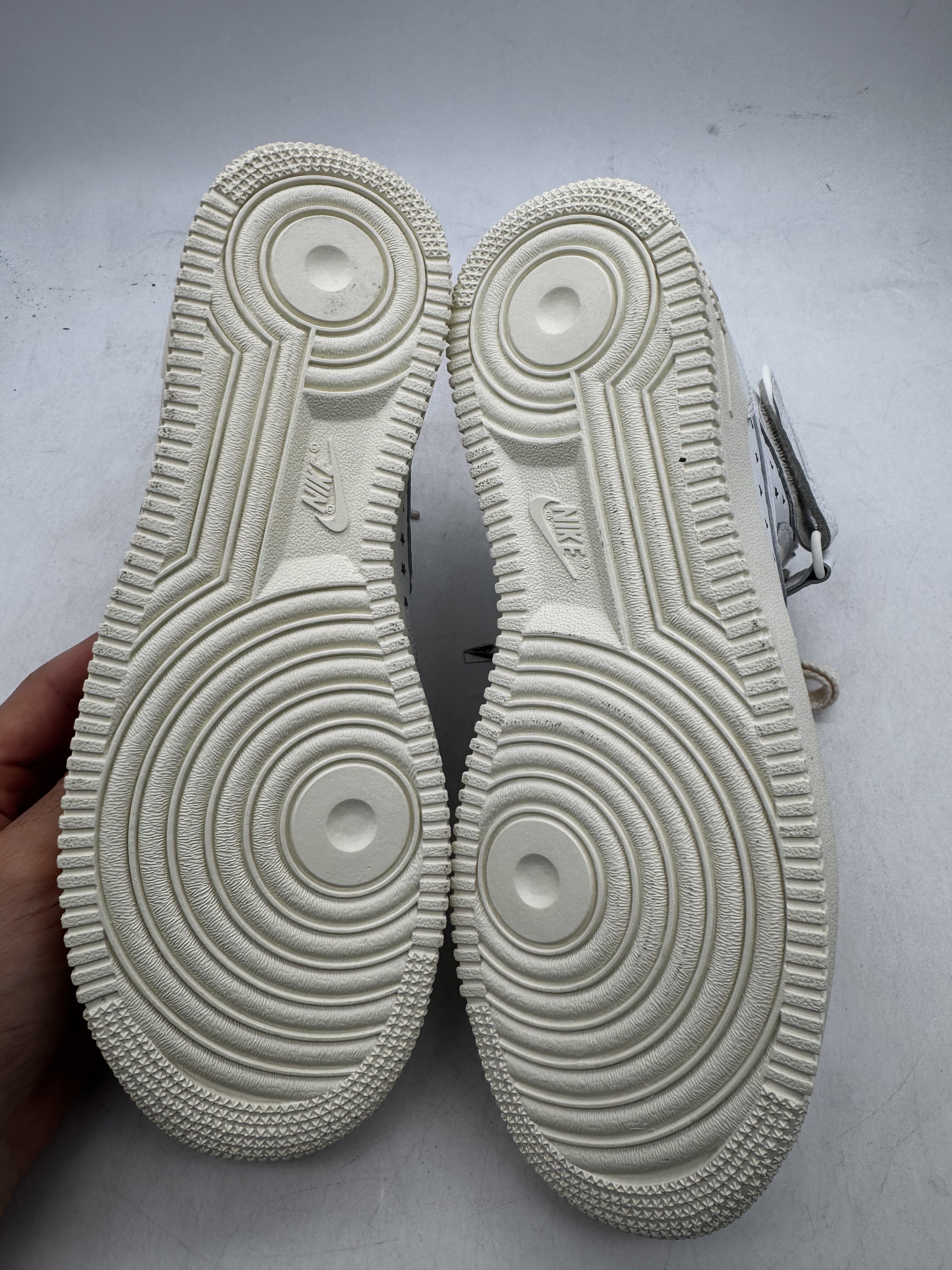 Nike Air Force 1 Mid Star Cut-Out White (2022) photo 5