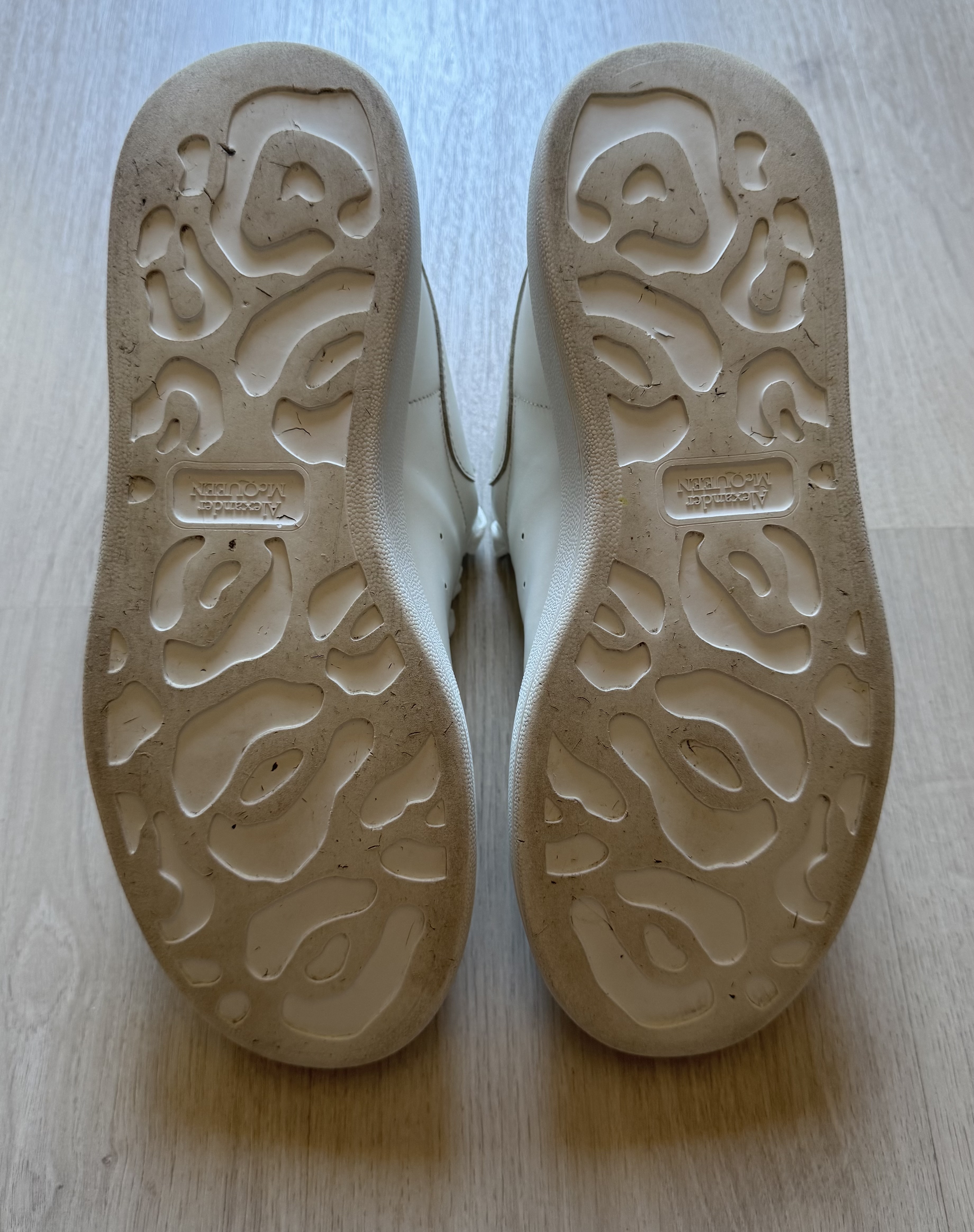 Luxury Alexander McQueen Oversized White photo 5
