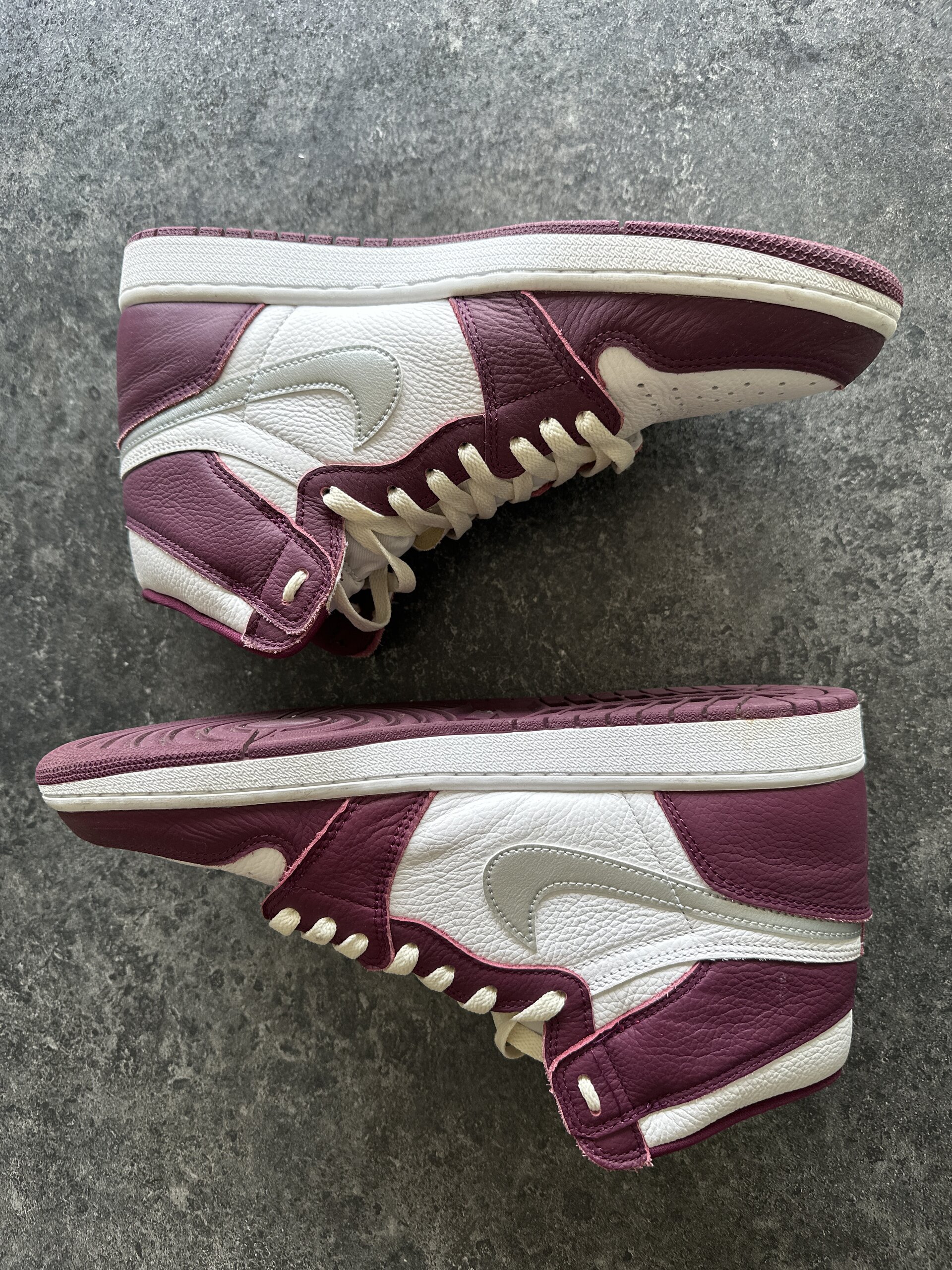 Air Jordan 1 Retro High OG 'Bordeaux' (2021) photo 1