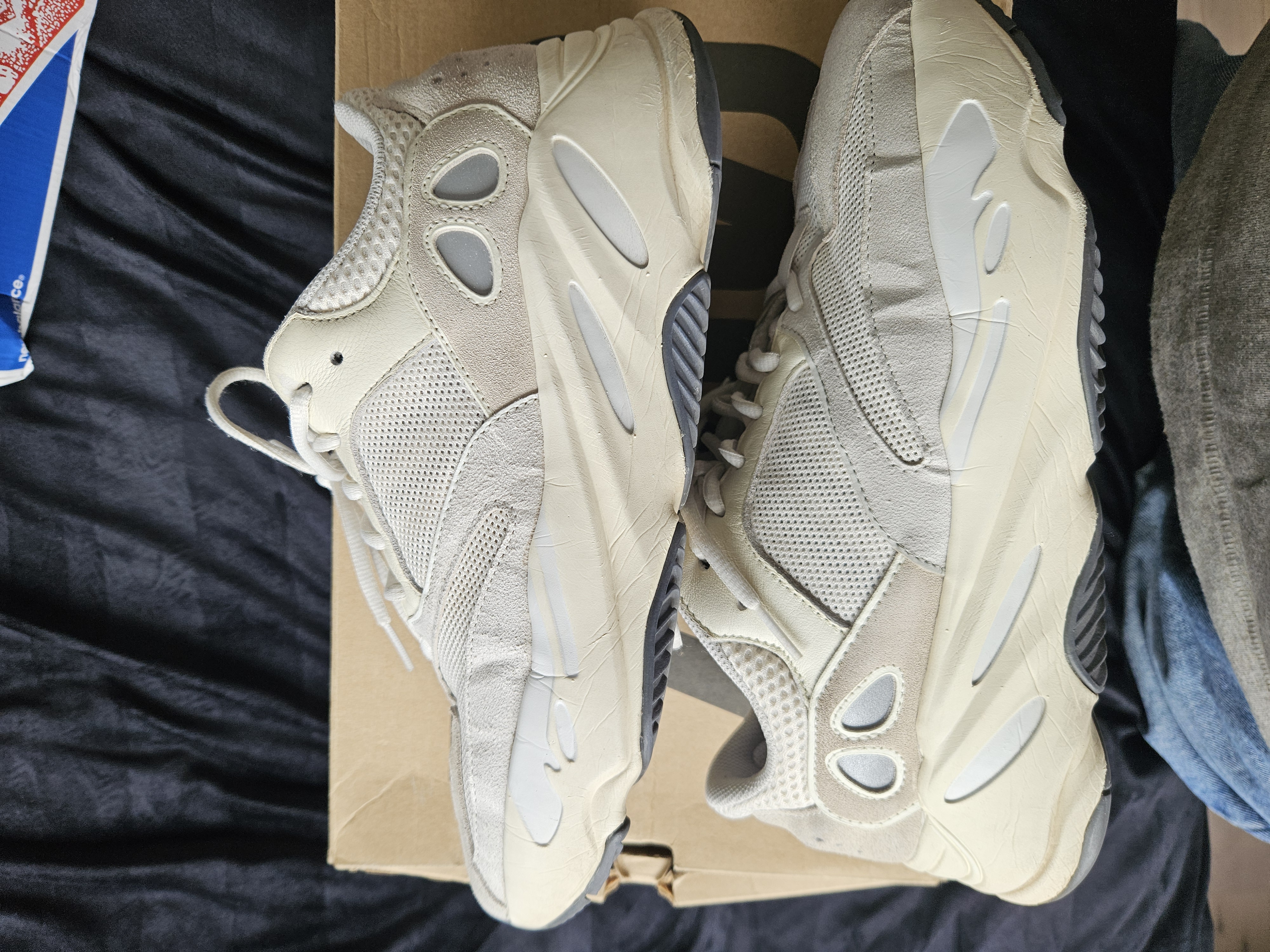 Yeezy Boost 700 'Analog' photo 1