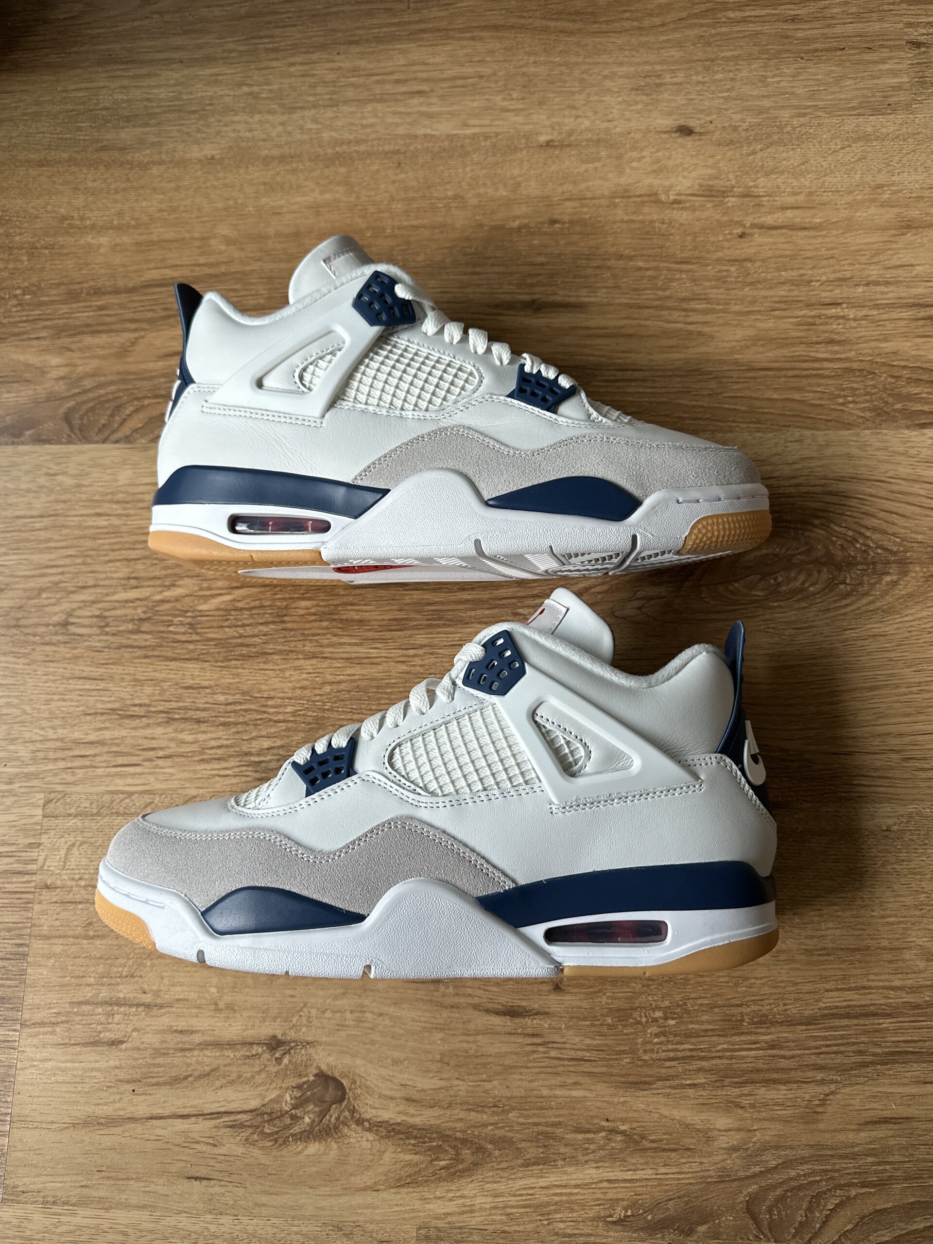 Nike SB x Air Jordan 4 'Navy' (2025) photo 1