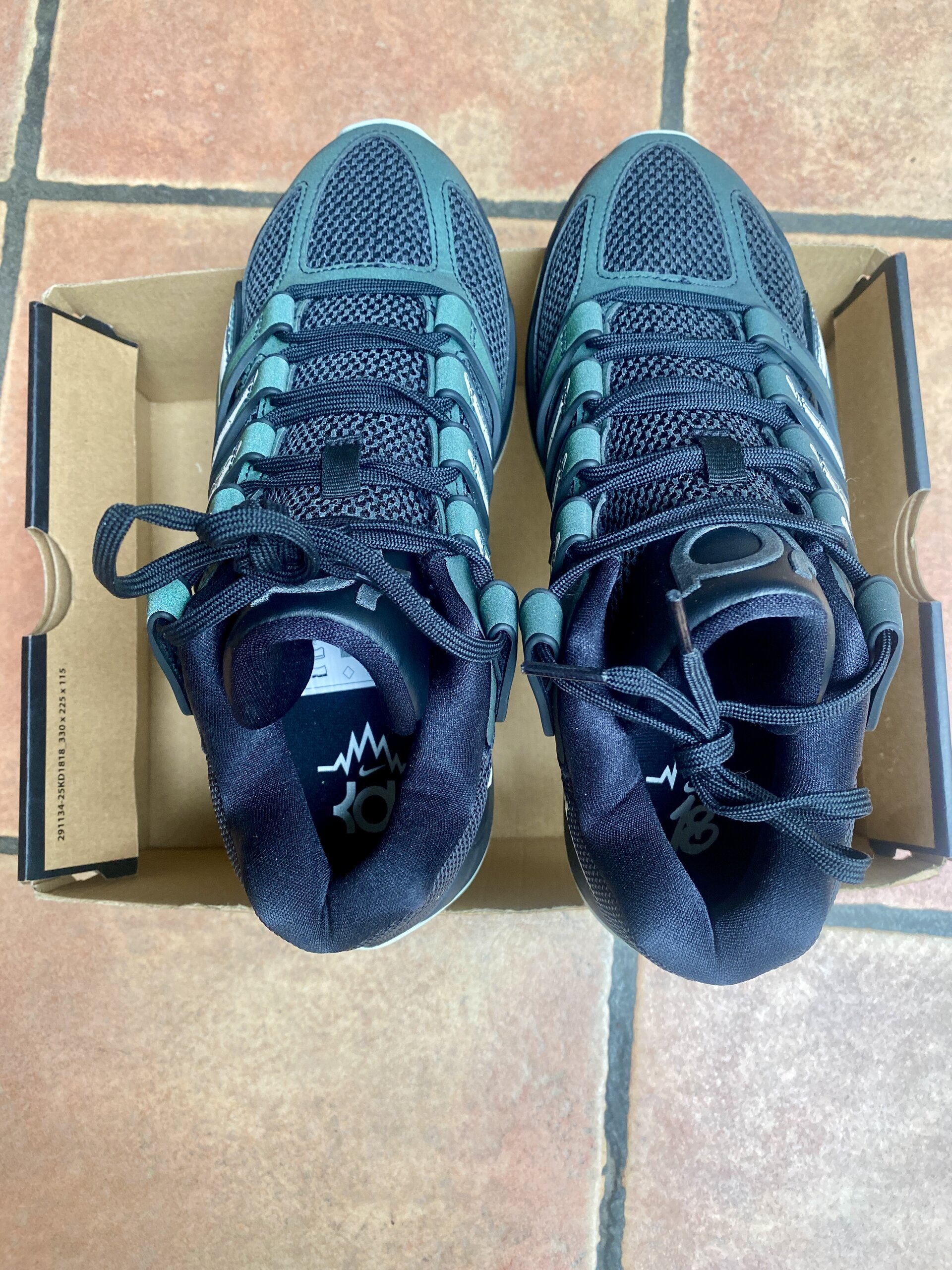 Nike KD 18 'Halloween' (2025) photo 3
