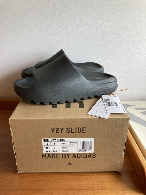 Yeezy Slide 'Dark Onyx' (2024)