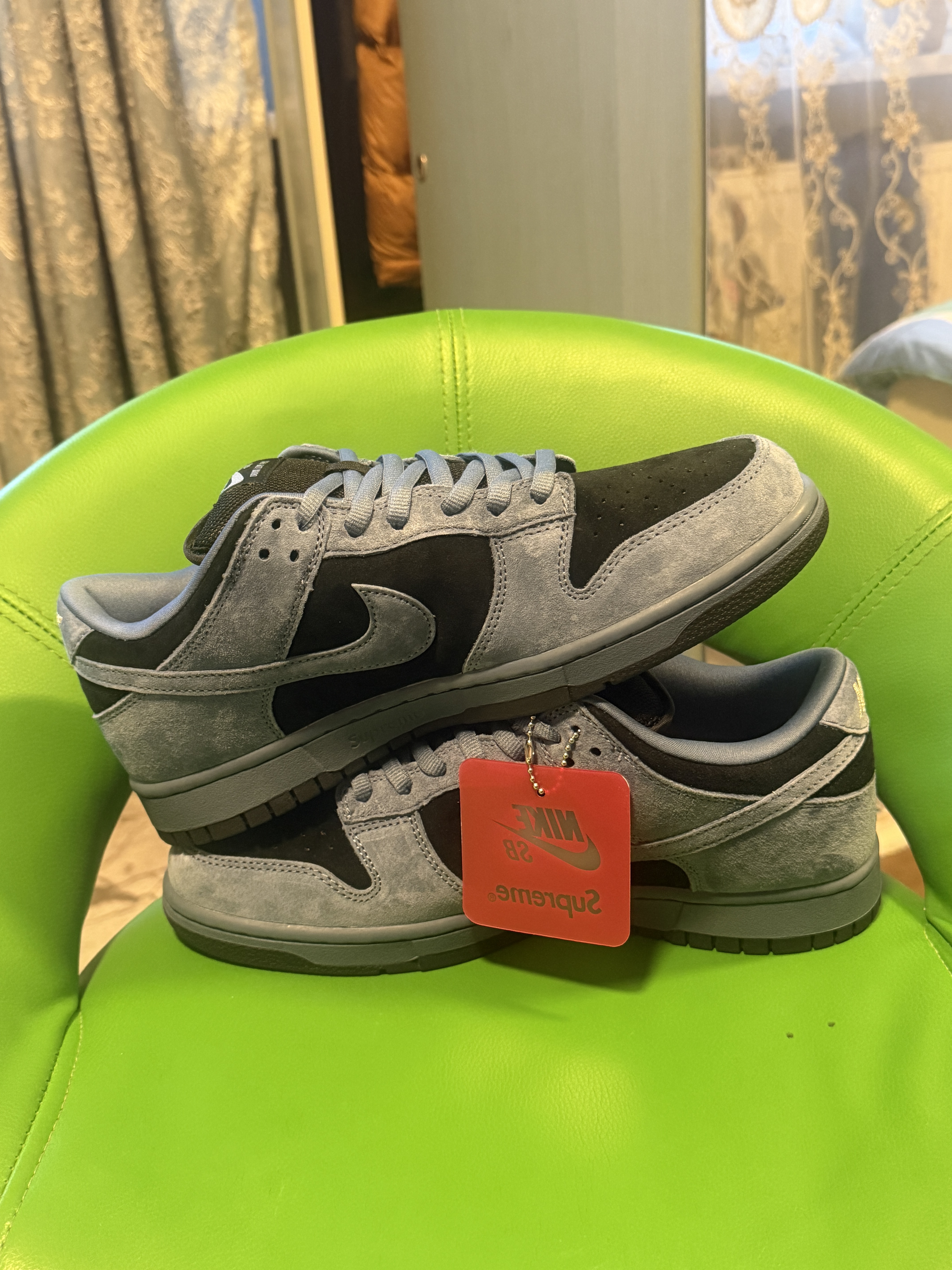 Nike SB x Supreme Dunk Low 'Ocean Fog' (2025) photo 2
