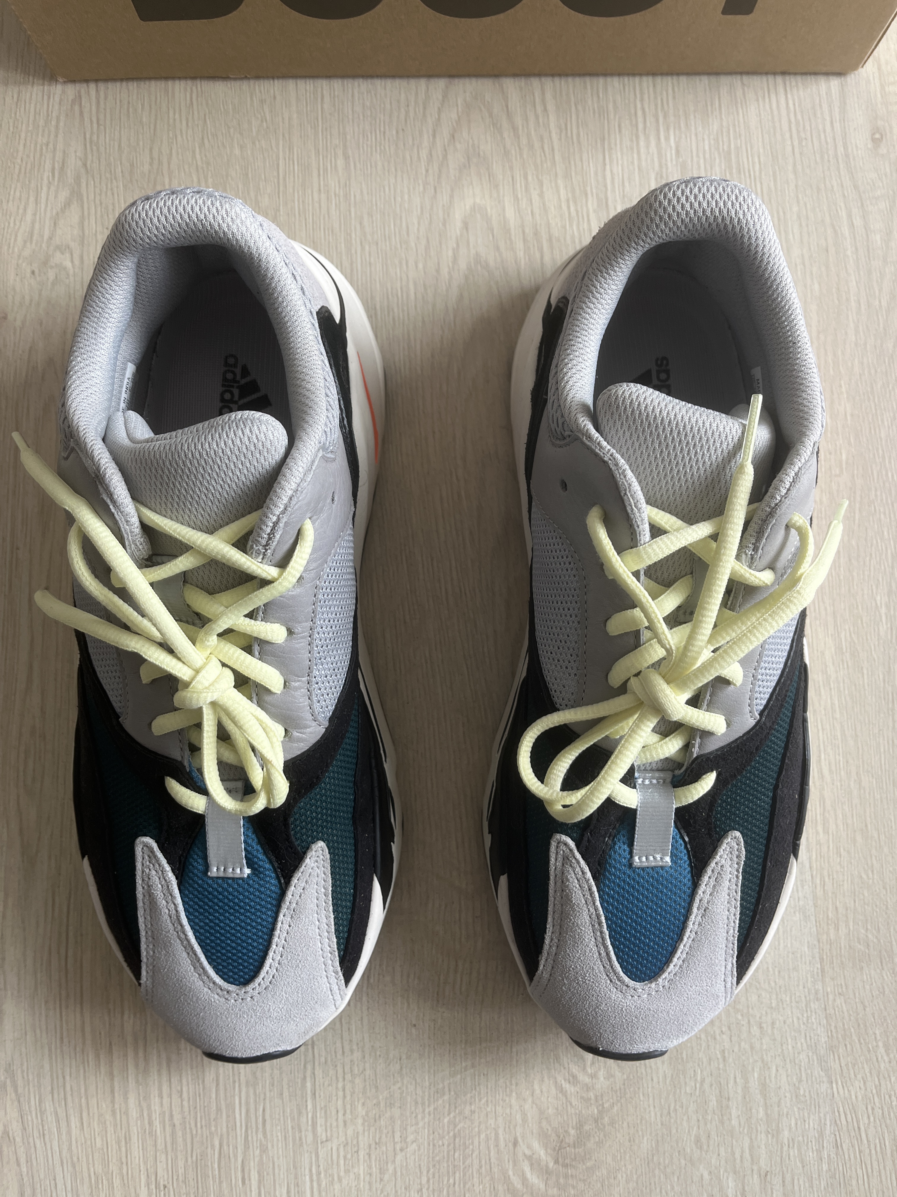Yeezy Boost 700 'Wave Runner' photo 3