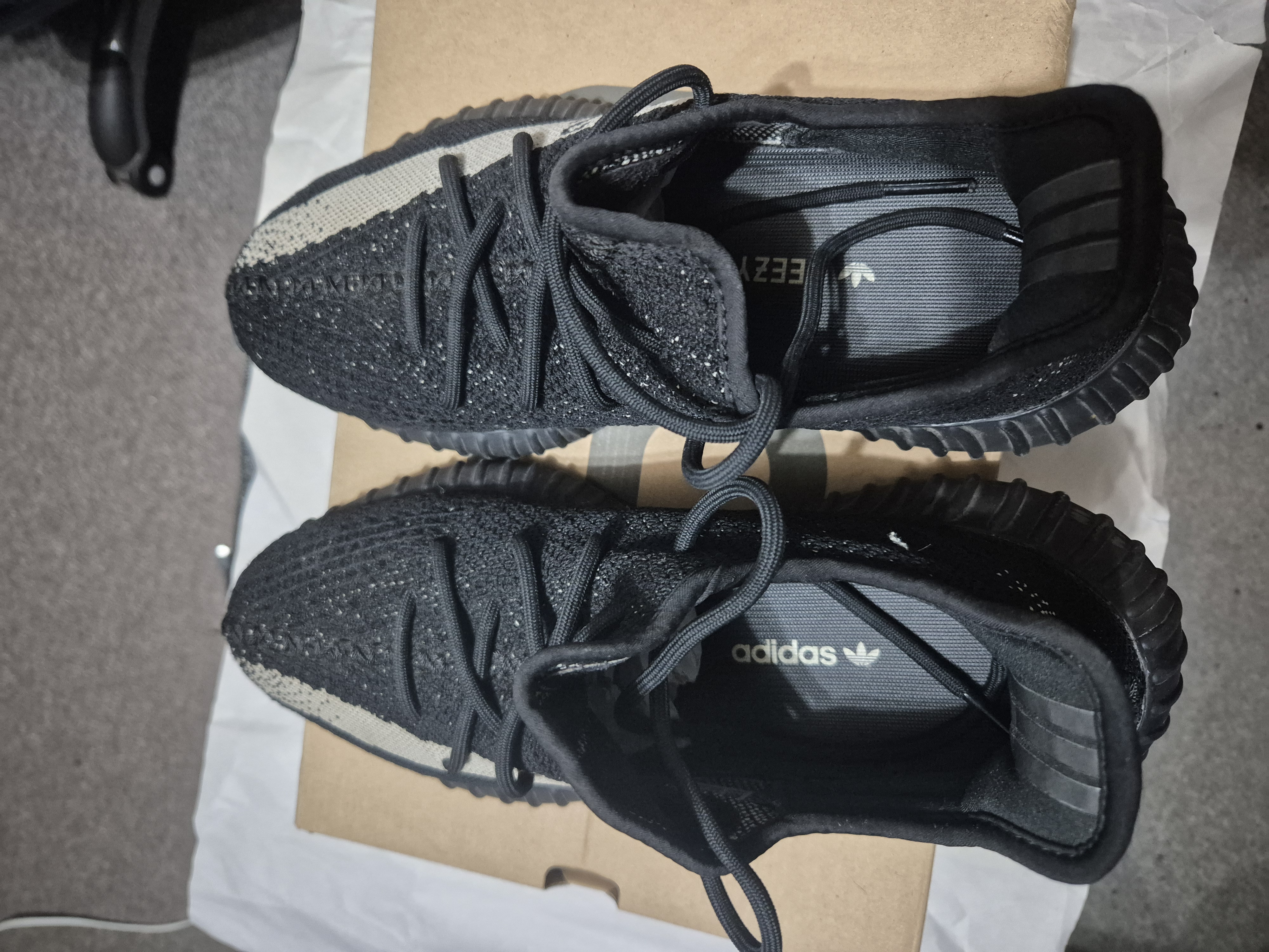 Yeezy Boost 350 V2 'Oreo' photo 3