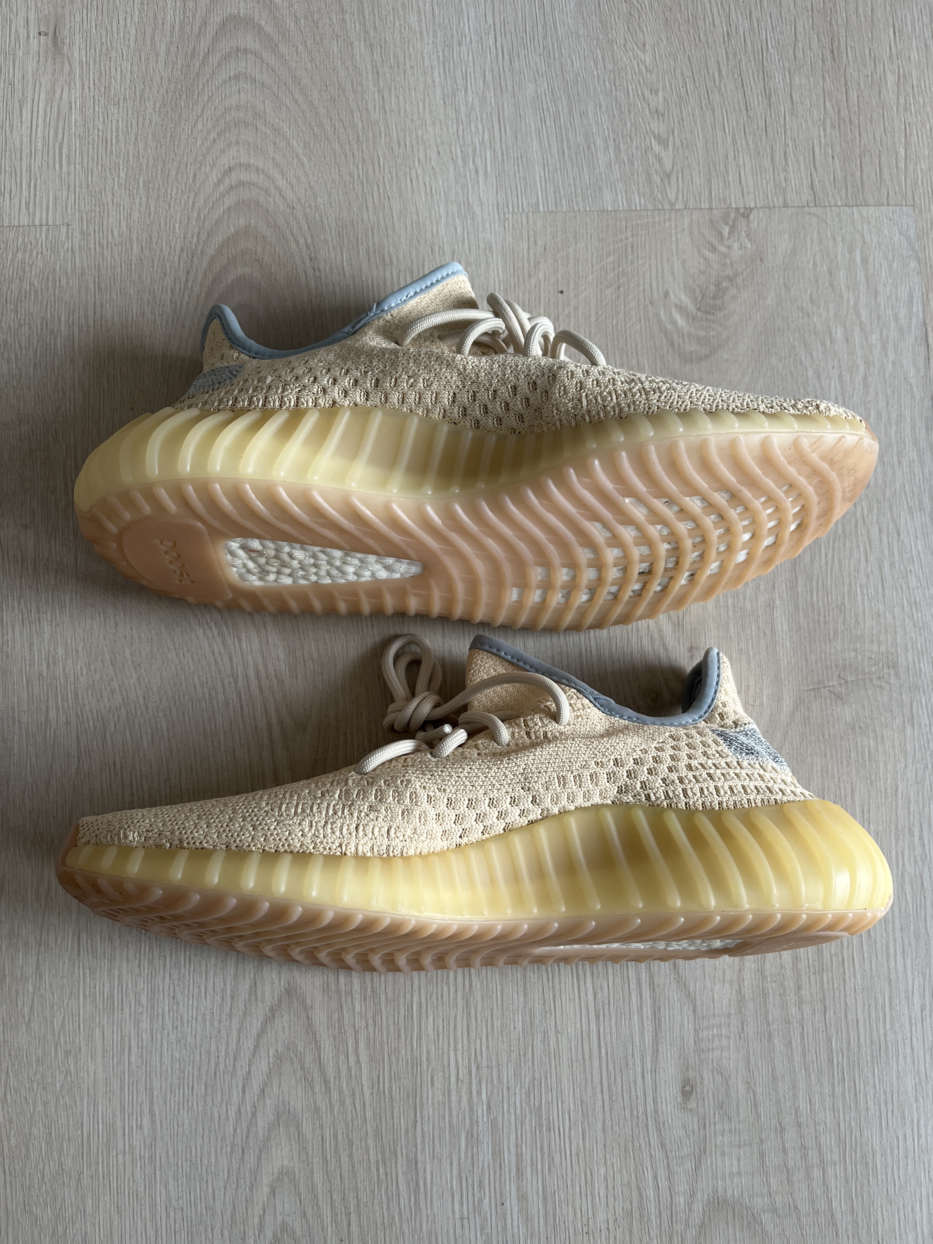 Yeezy Boost 350 V2 'Linen' (2020) photo 2