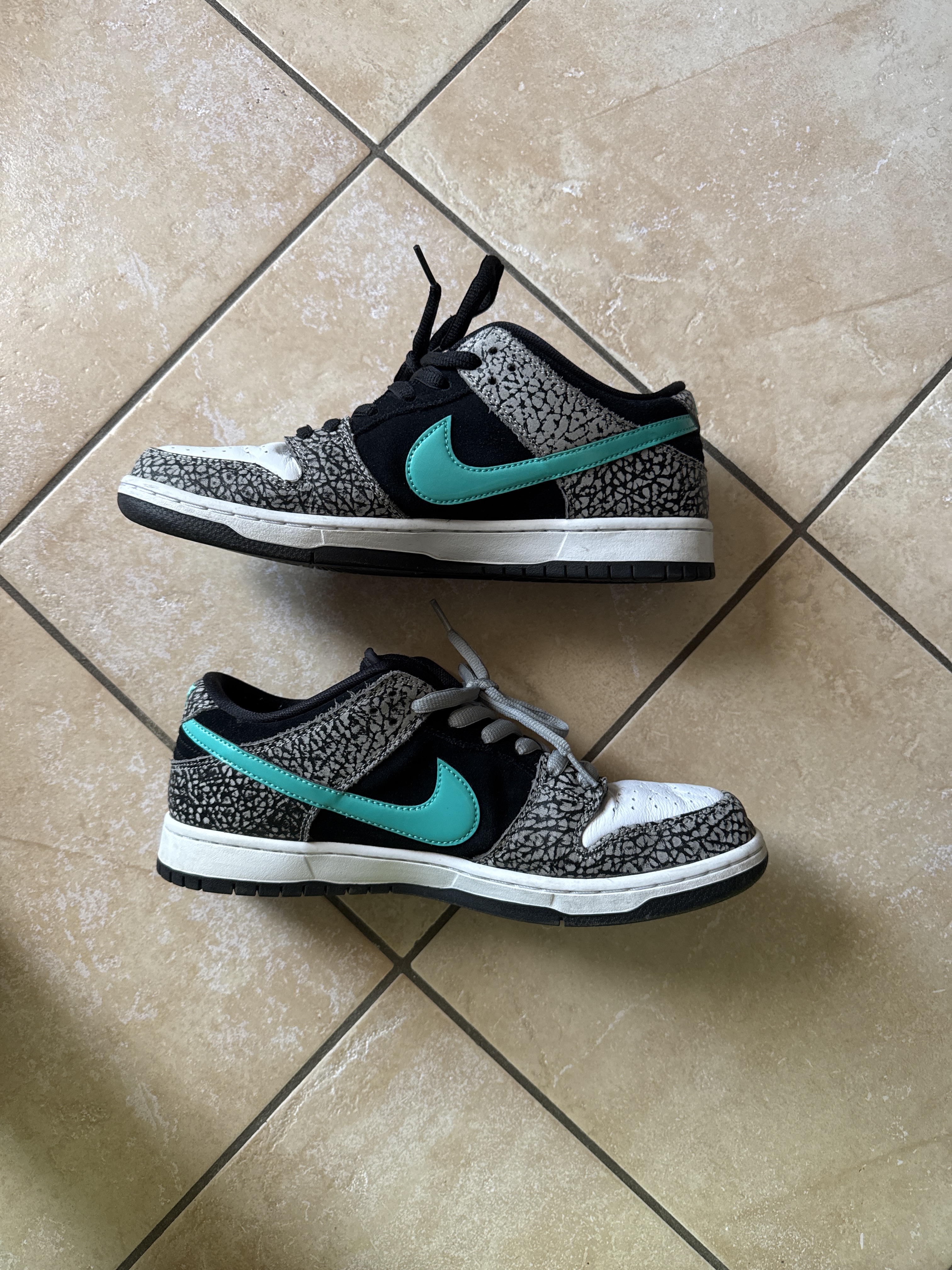 Nike SB x Atmos Dunk Low Pro 'Elephant' (2020) photo 2