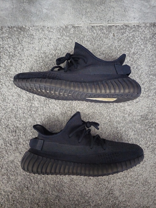 Yeezy Boost 350 V2 'Onyx'