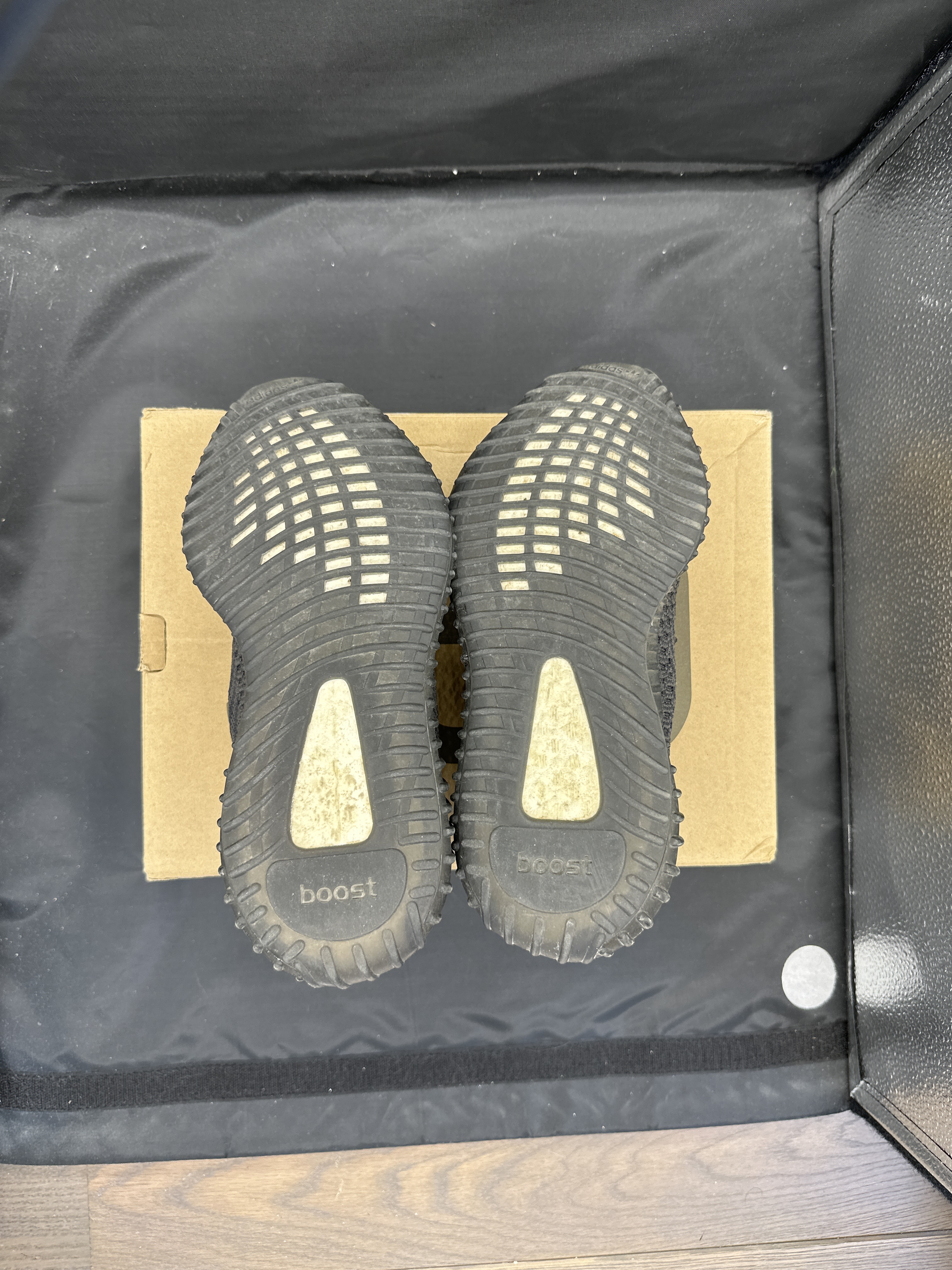 Yeezy Boost 350 V2 'Black' (Non-Reflective) (2019) photo 5