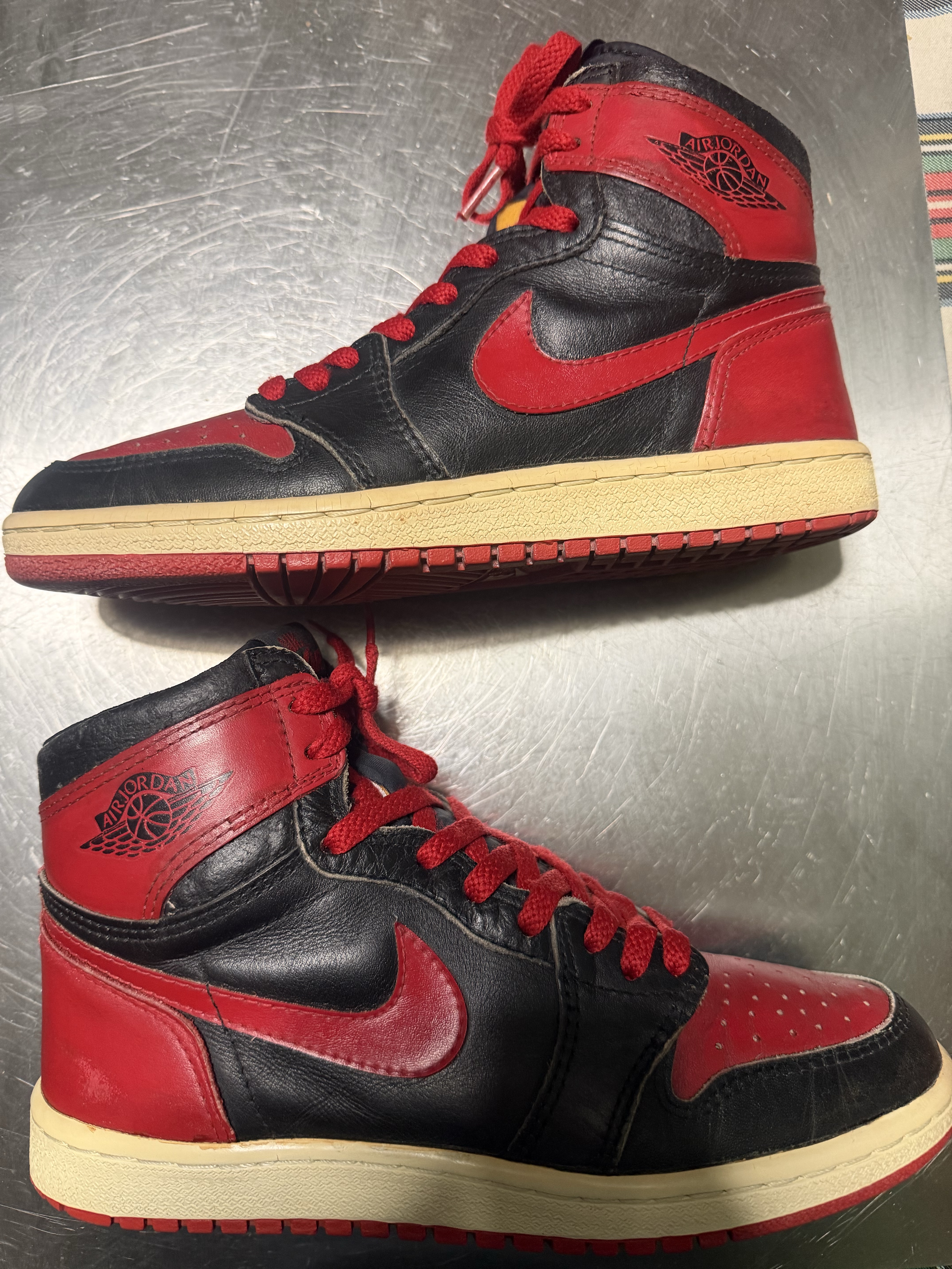 Air Jordan 1 OG 'Bred' (1985) photo 1