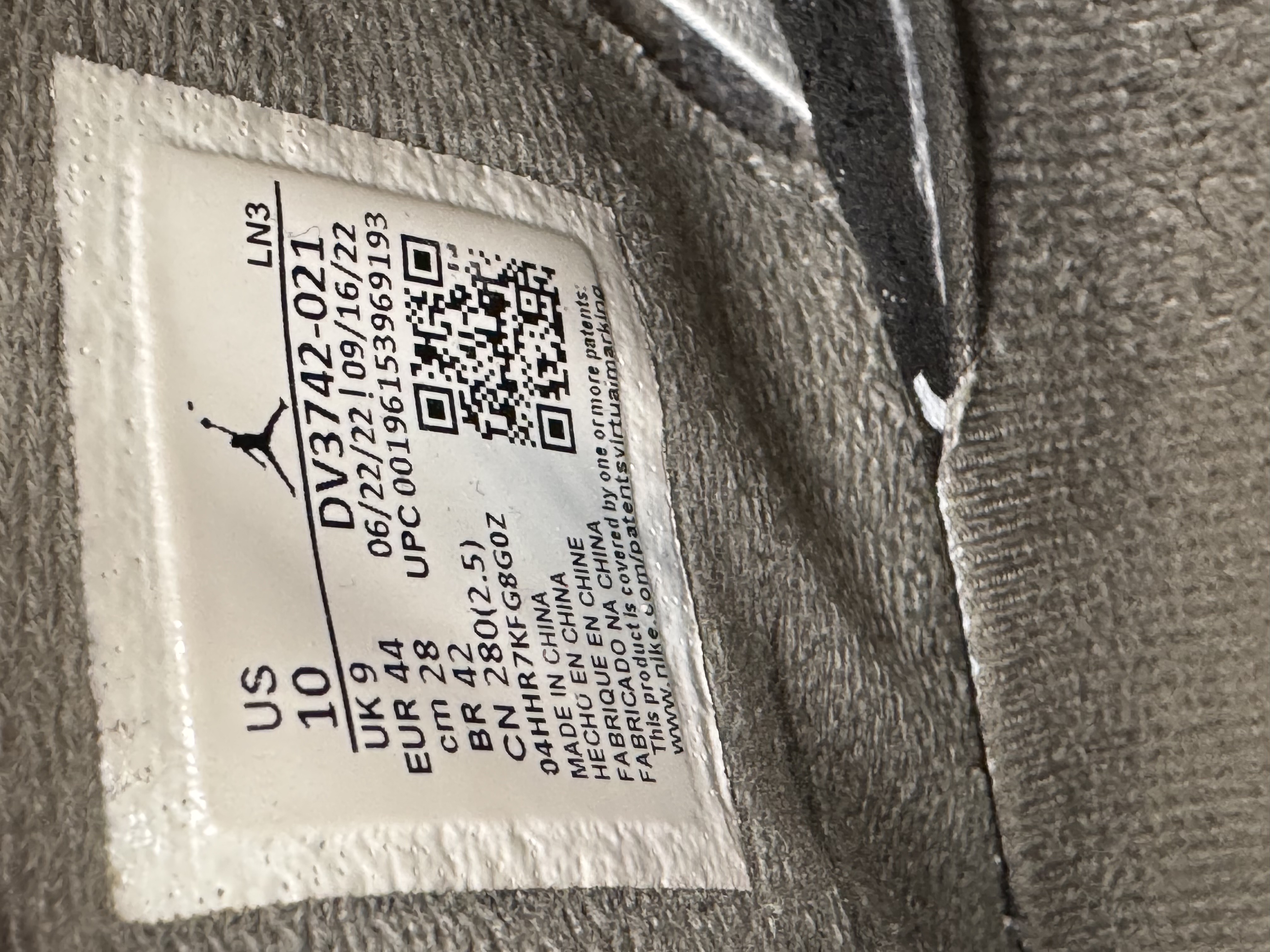 Air Jordan 4 Retro SE 'Craft Photon Dust' (2023) photo 6