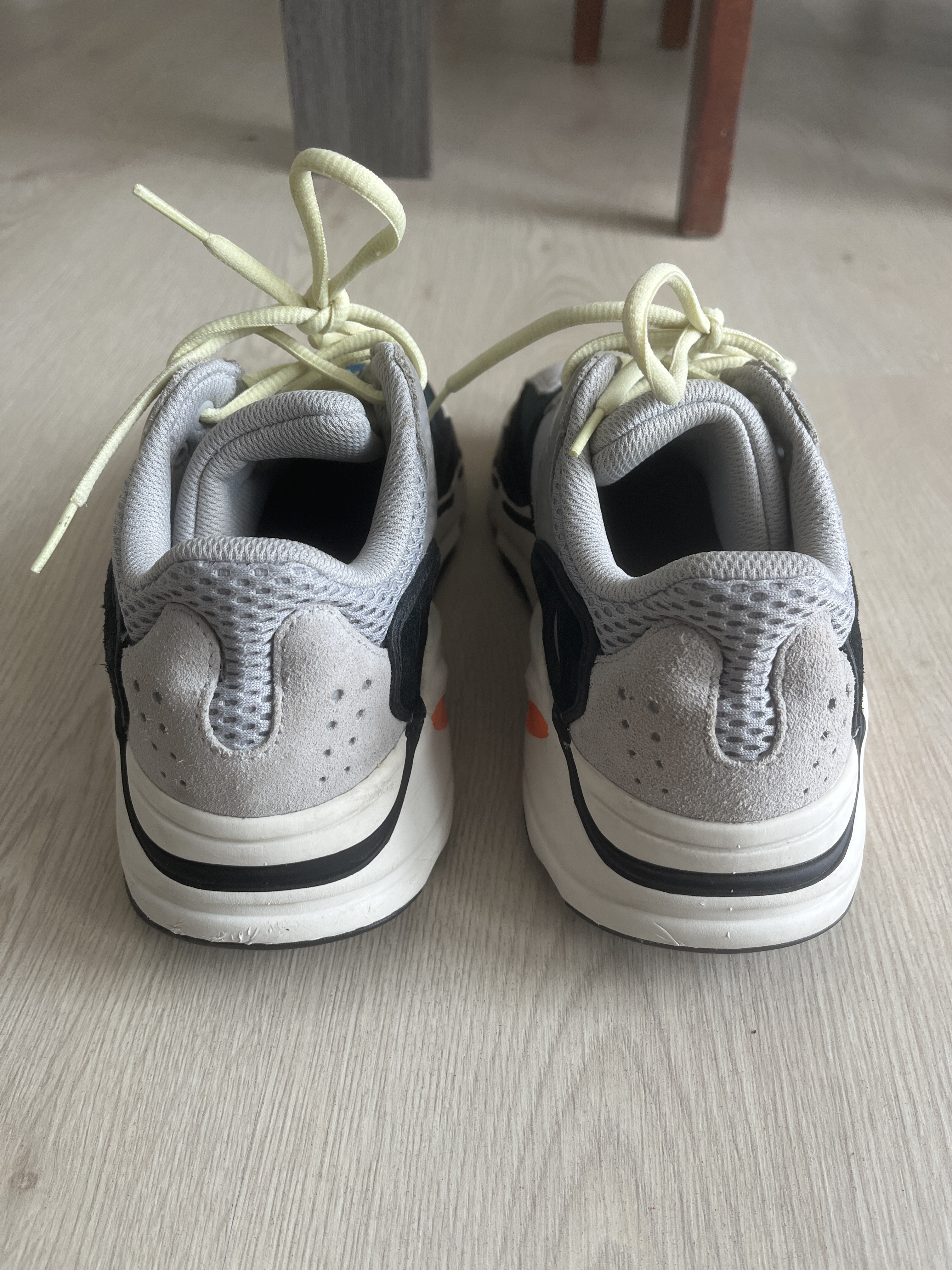 Yeezy Boost 700 'Wave Runner' photo 4