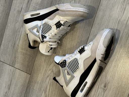 Air Jordan 4 'Military Black' (2022)