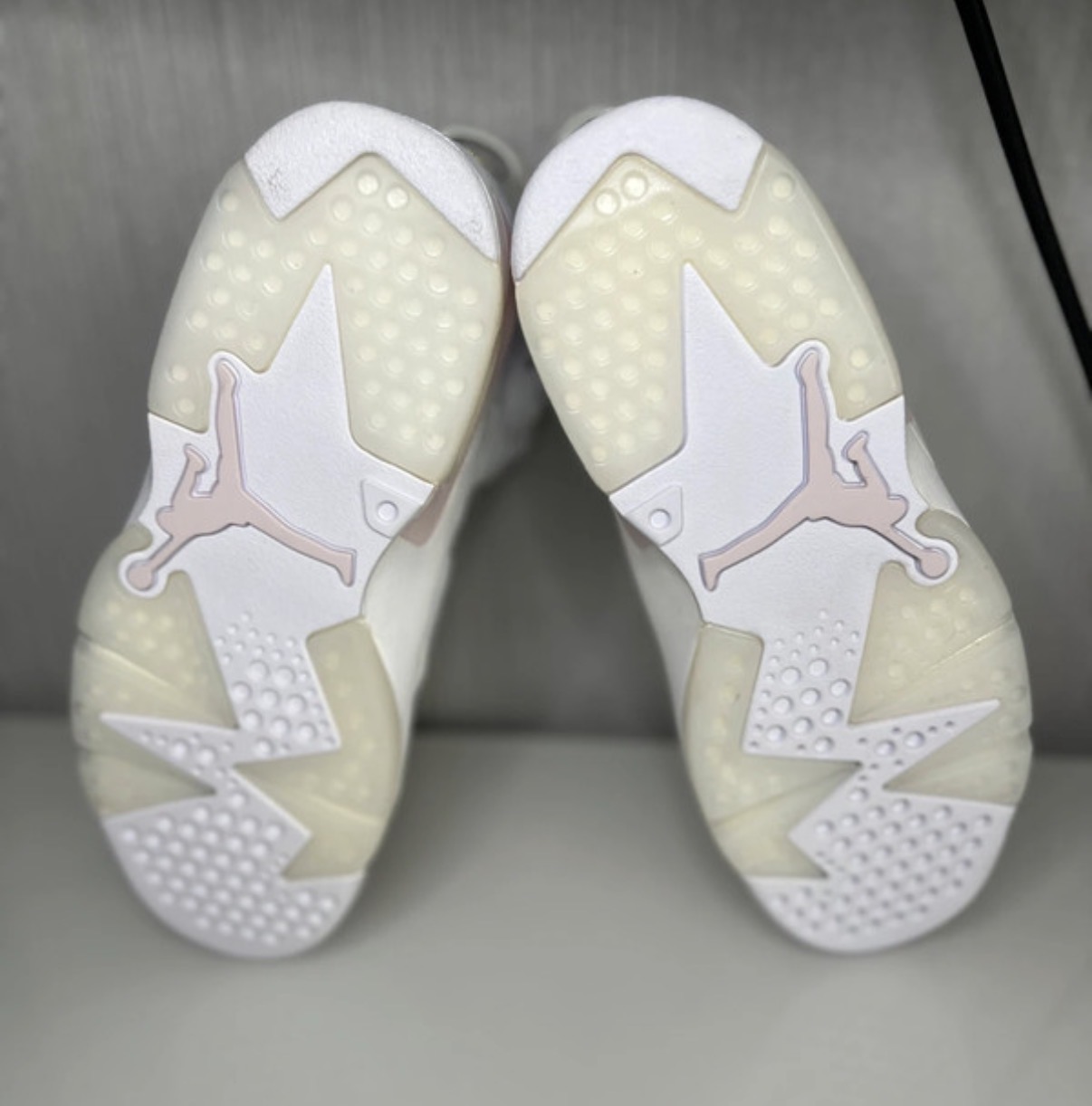Air Jordan 6 WMNS 'Retro Gold Hoops' (2021) photo 5