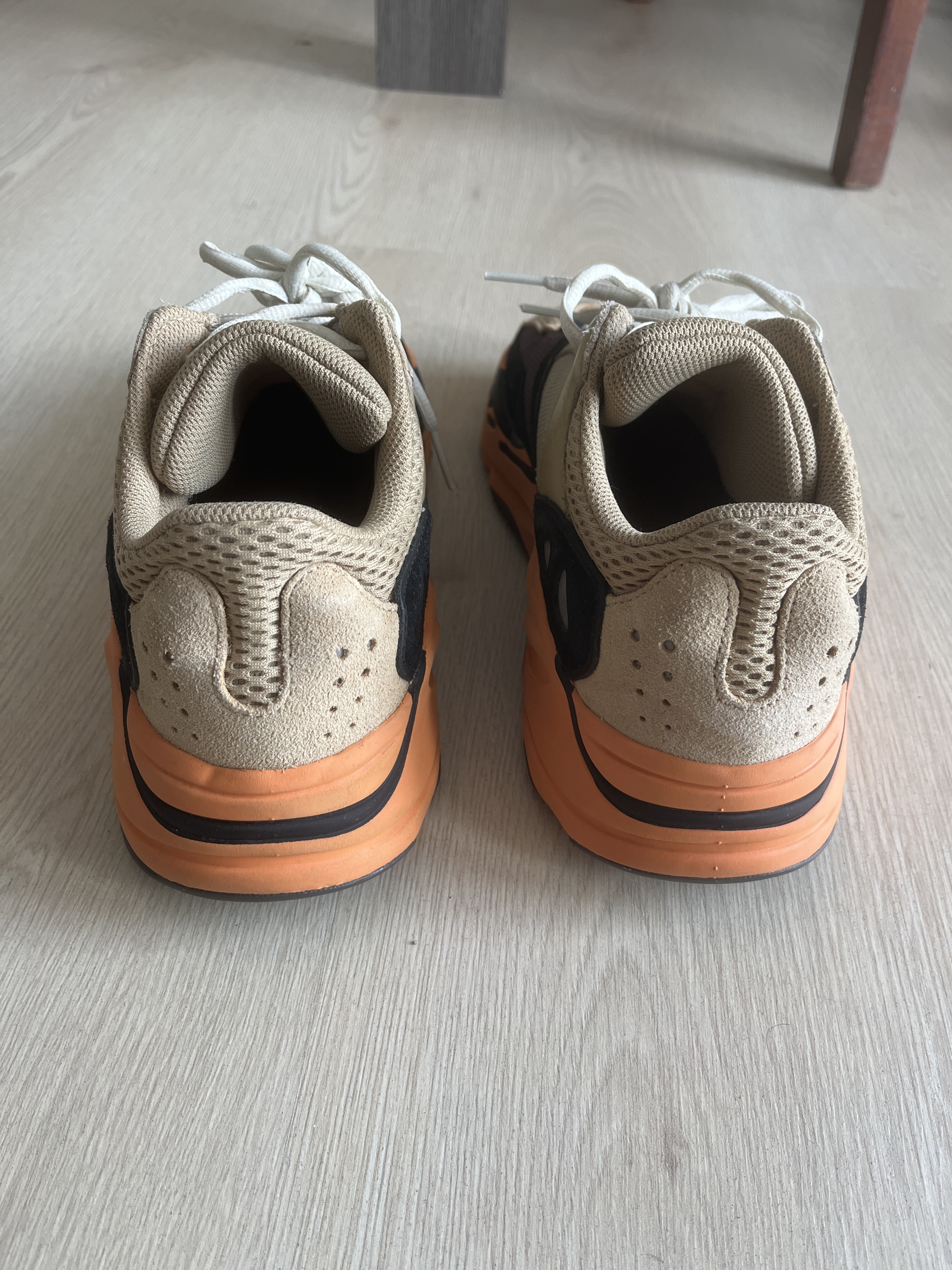 Yeezy Boost 700 'Enflame Amber' (2021) photo 4