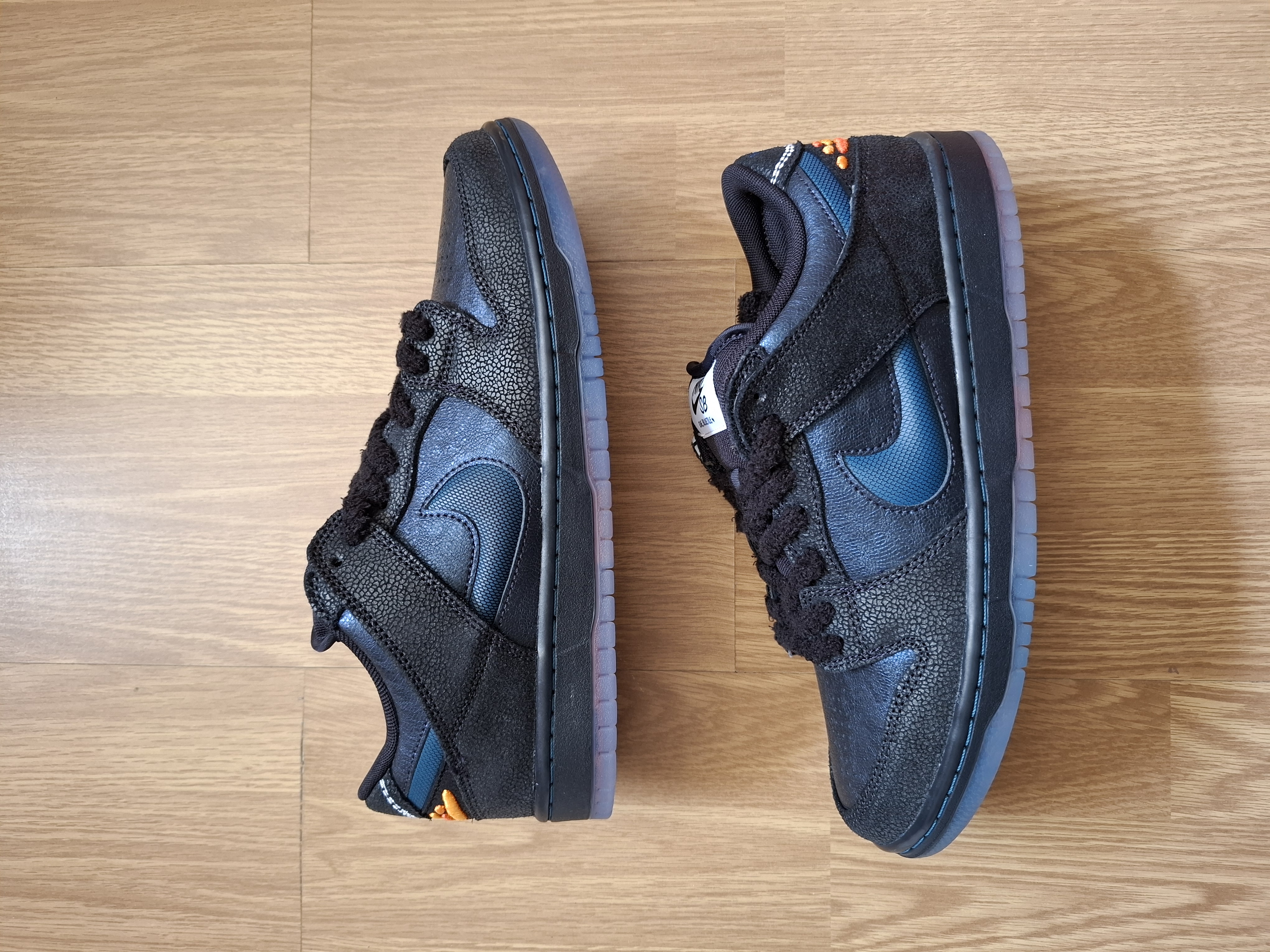 Nike SB x Bluetile Dunk Low 'Pitch Blue & Black' (2026) photo 1