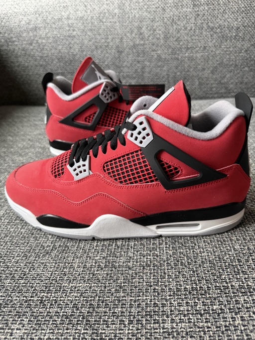 Air Jordan 4 Retro 'Toro Bravo' (2026)
