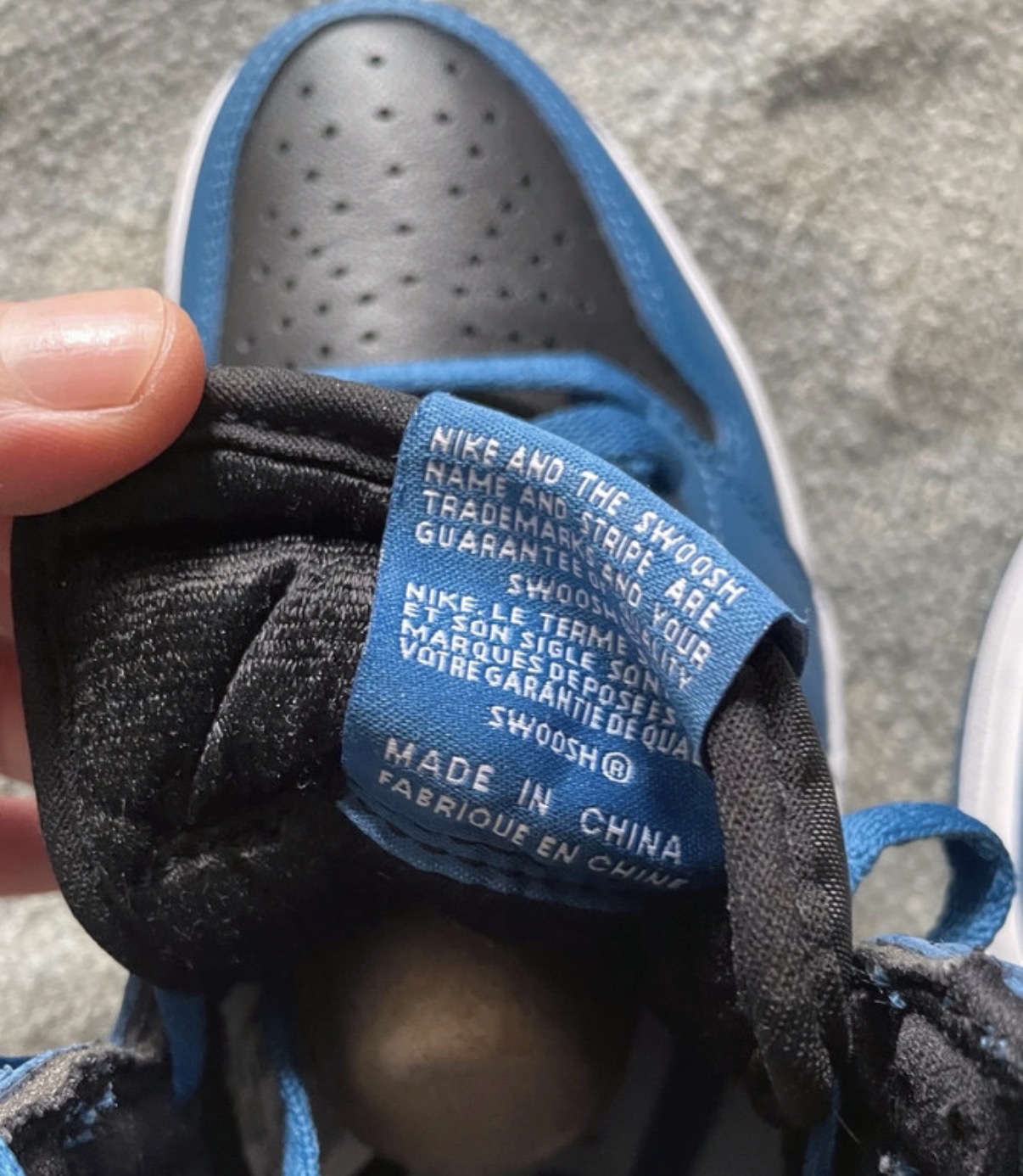 Air Jordan 1 Retro High OG 'Dark Marina Blue' (2022) photo 8