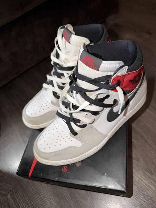 Air Jordan 1 High OG 'Light Smoke Grey' (2020)