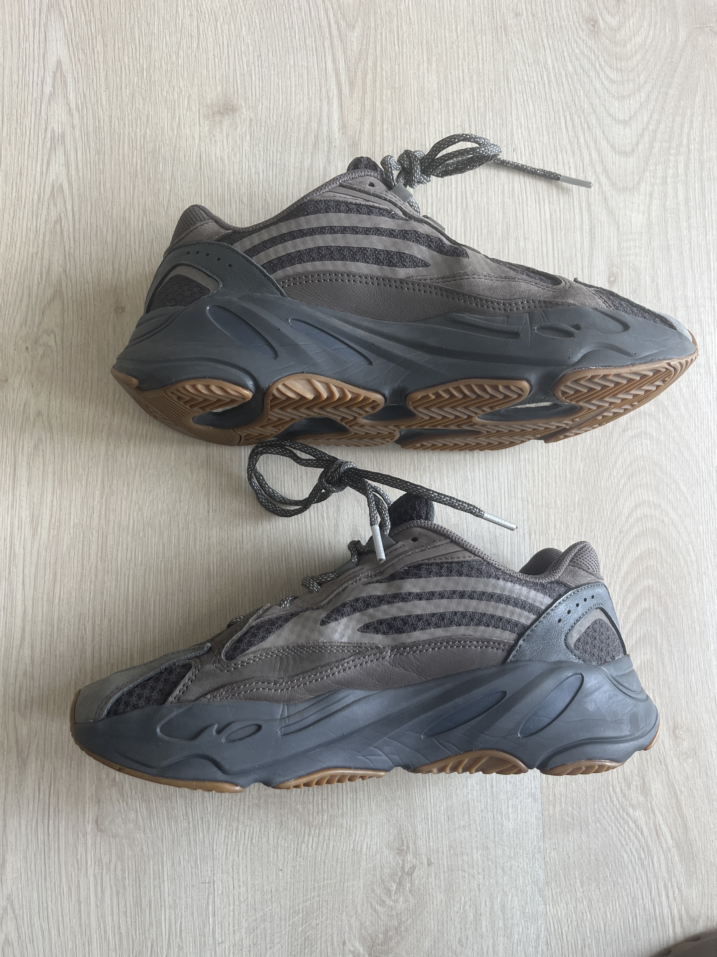 Yeezy Boost 700 V2 'Geode' (2019) photo 2